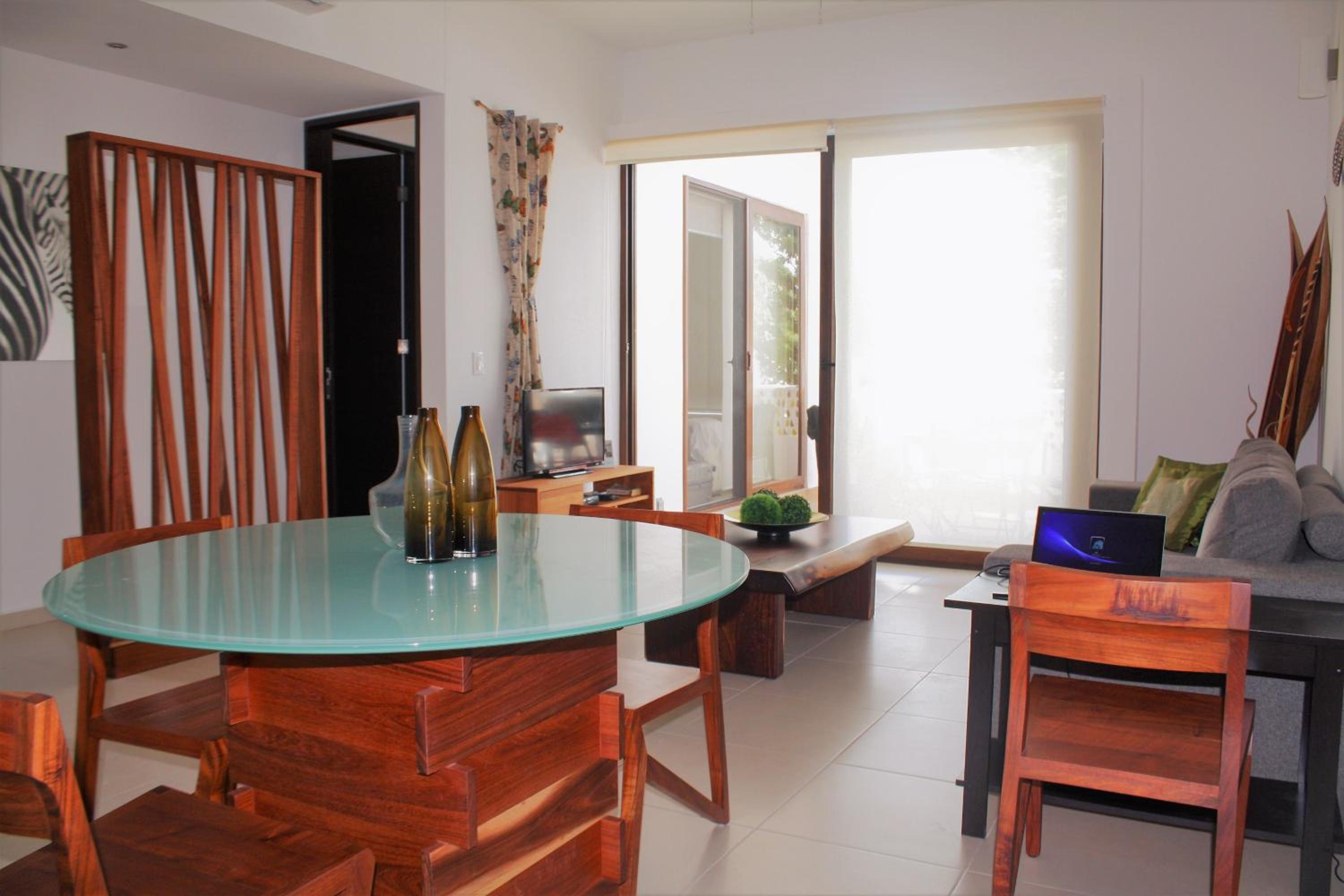 Two-Bedroom Apartment (5 Adults) photo 3