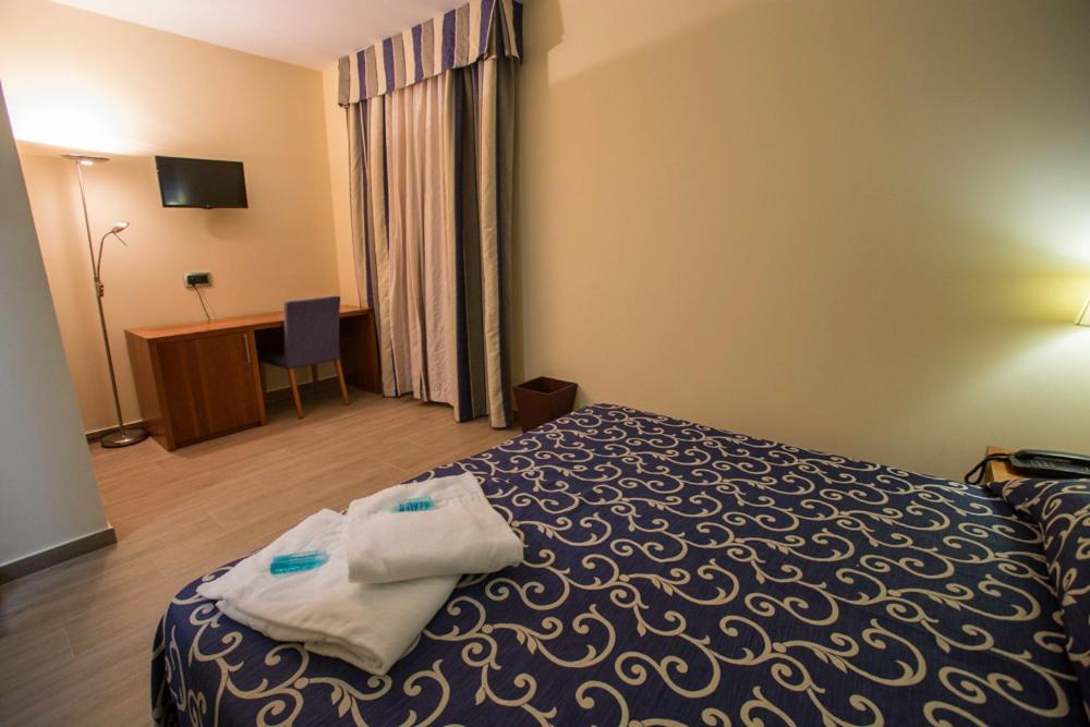 Double Room with Double bed - Photo 1