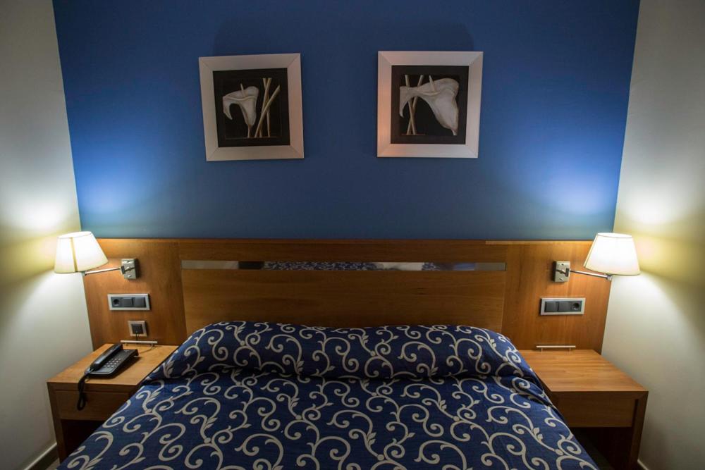 Double Room with Double bed - Photo 11