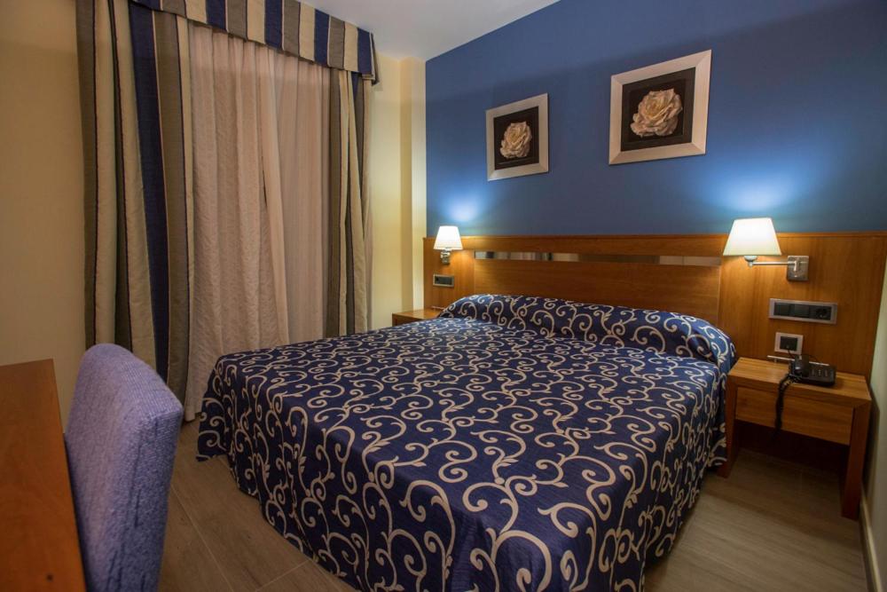 Double Room with Double bed - Photo 8