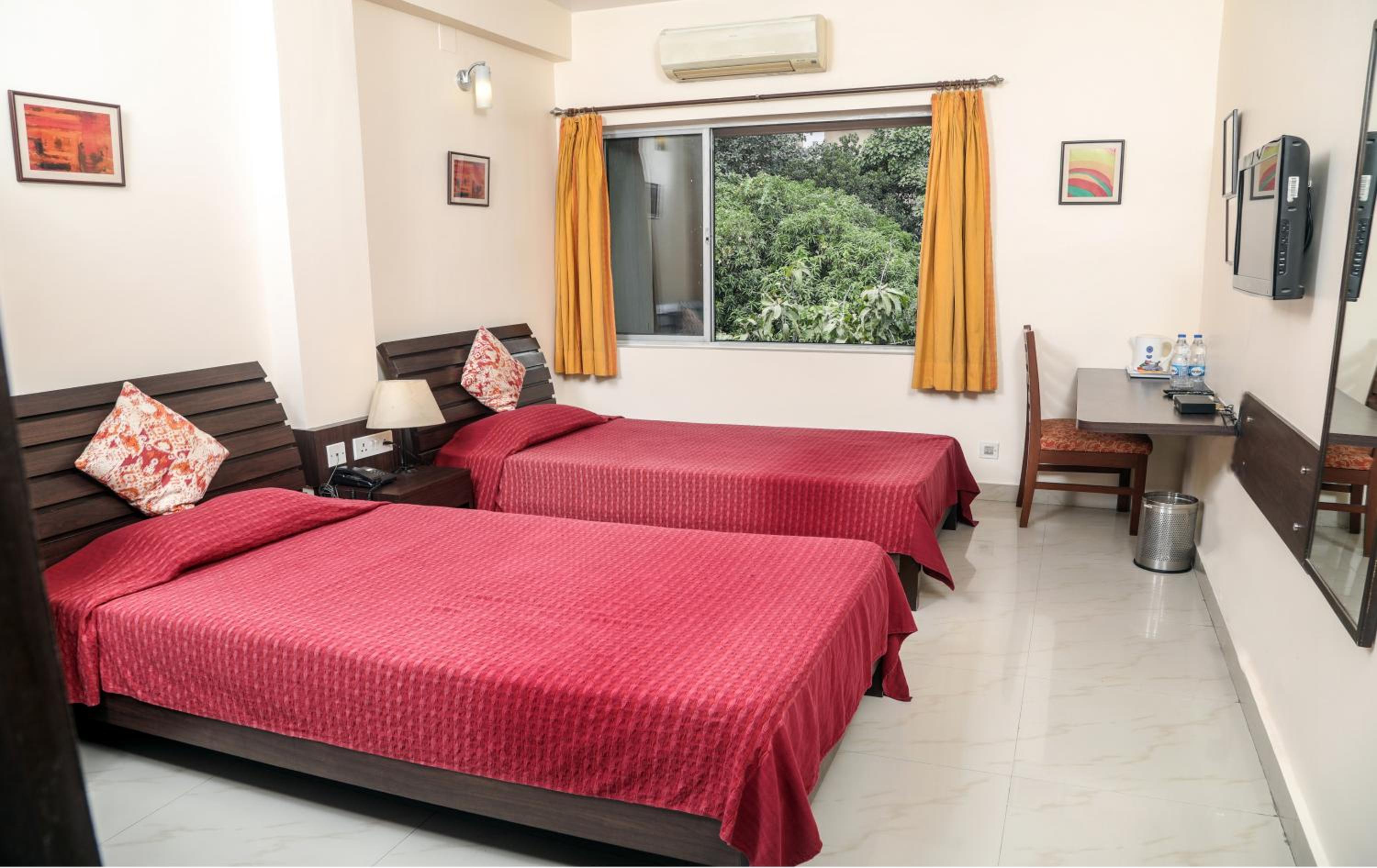 Deluxe Double or Twin Room photo 3