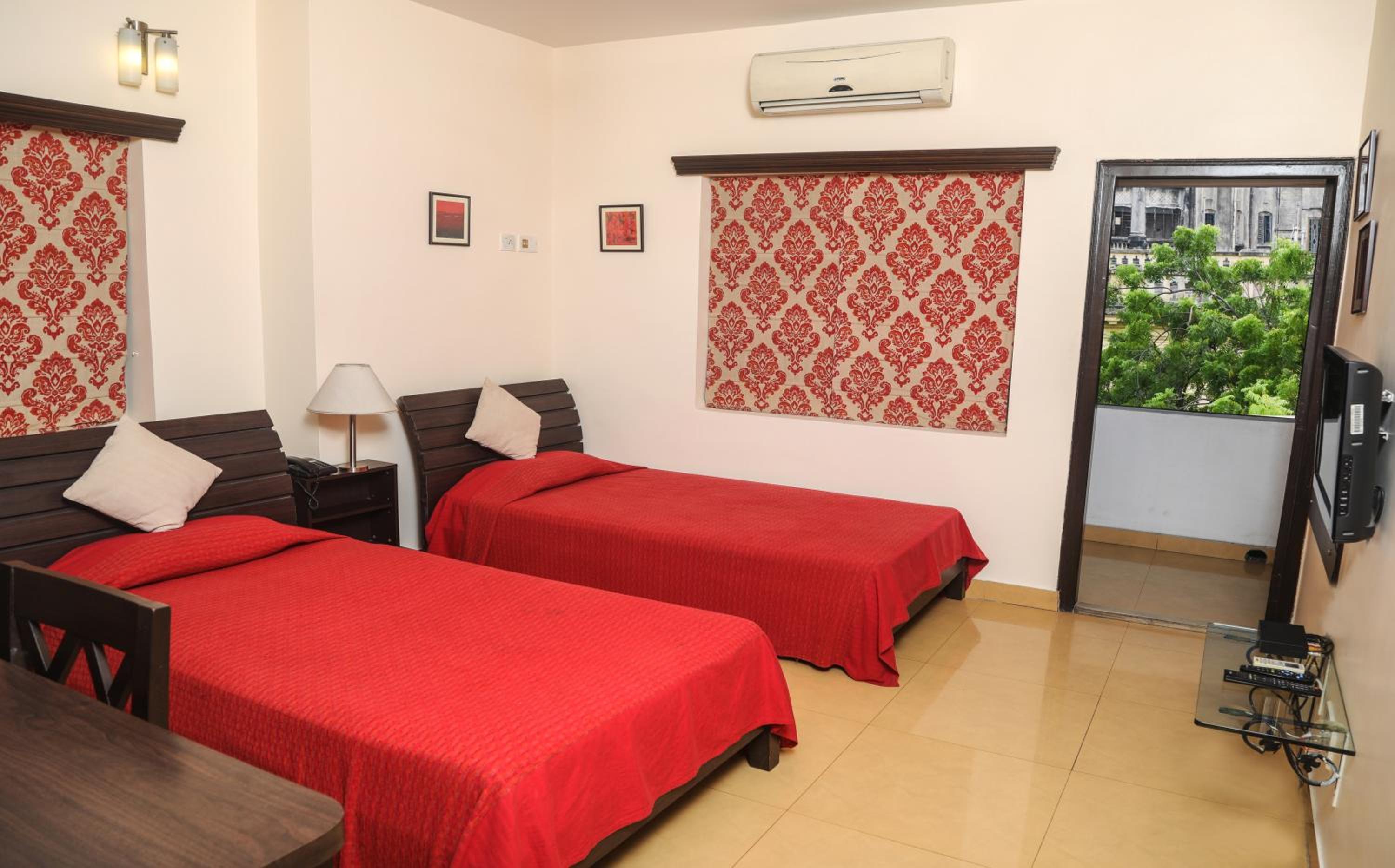Deluxe Double or Twin Room photo 2