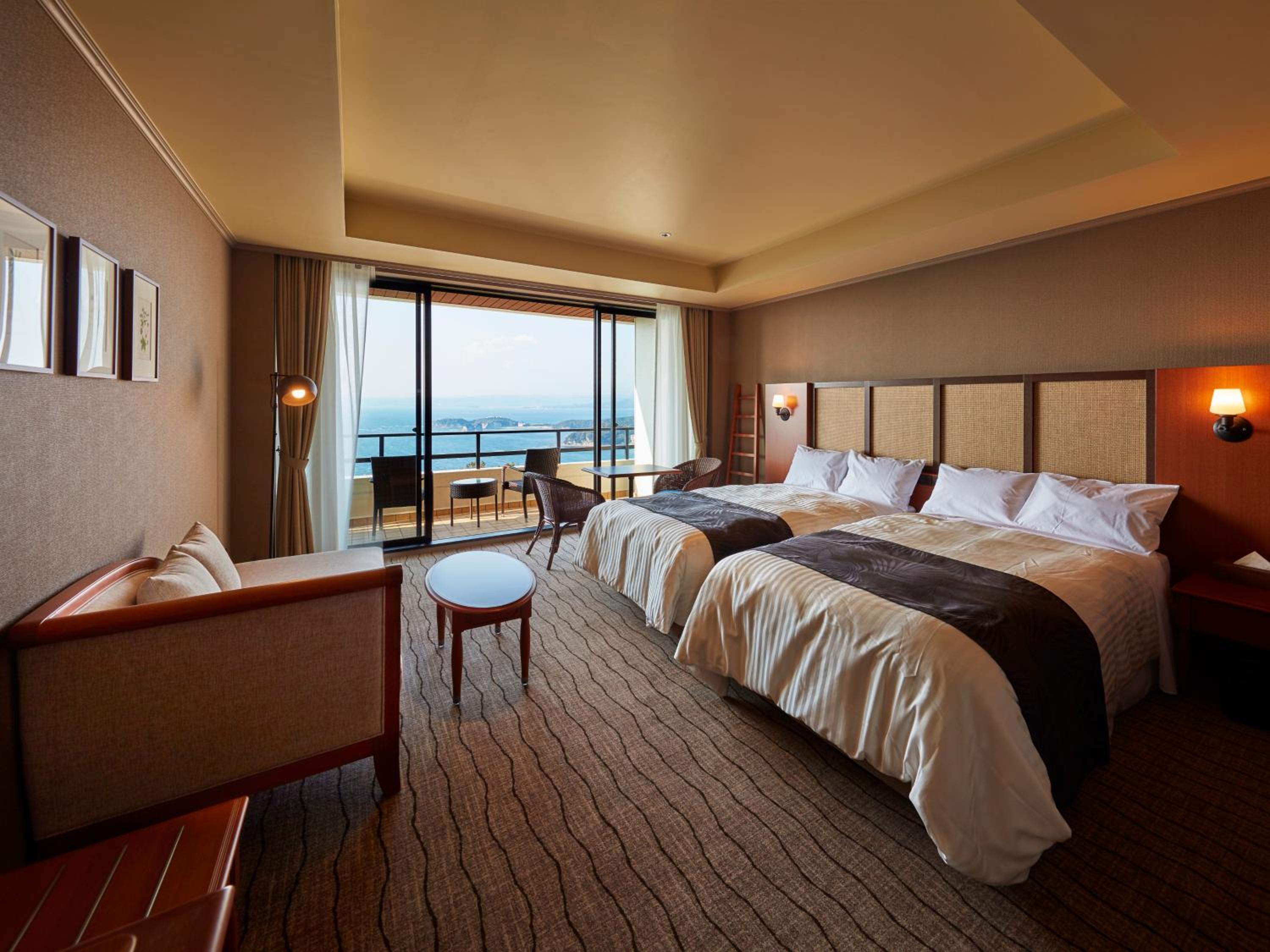 Deluxe Twin Room with Balcony and Ocean View - Photo 1