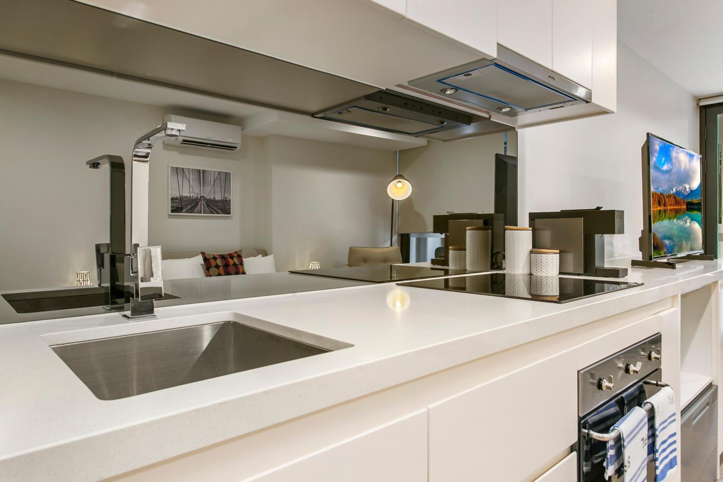 Studio Apartment thumbnail 5