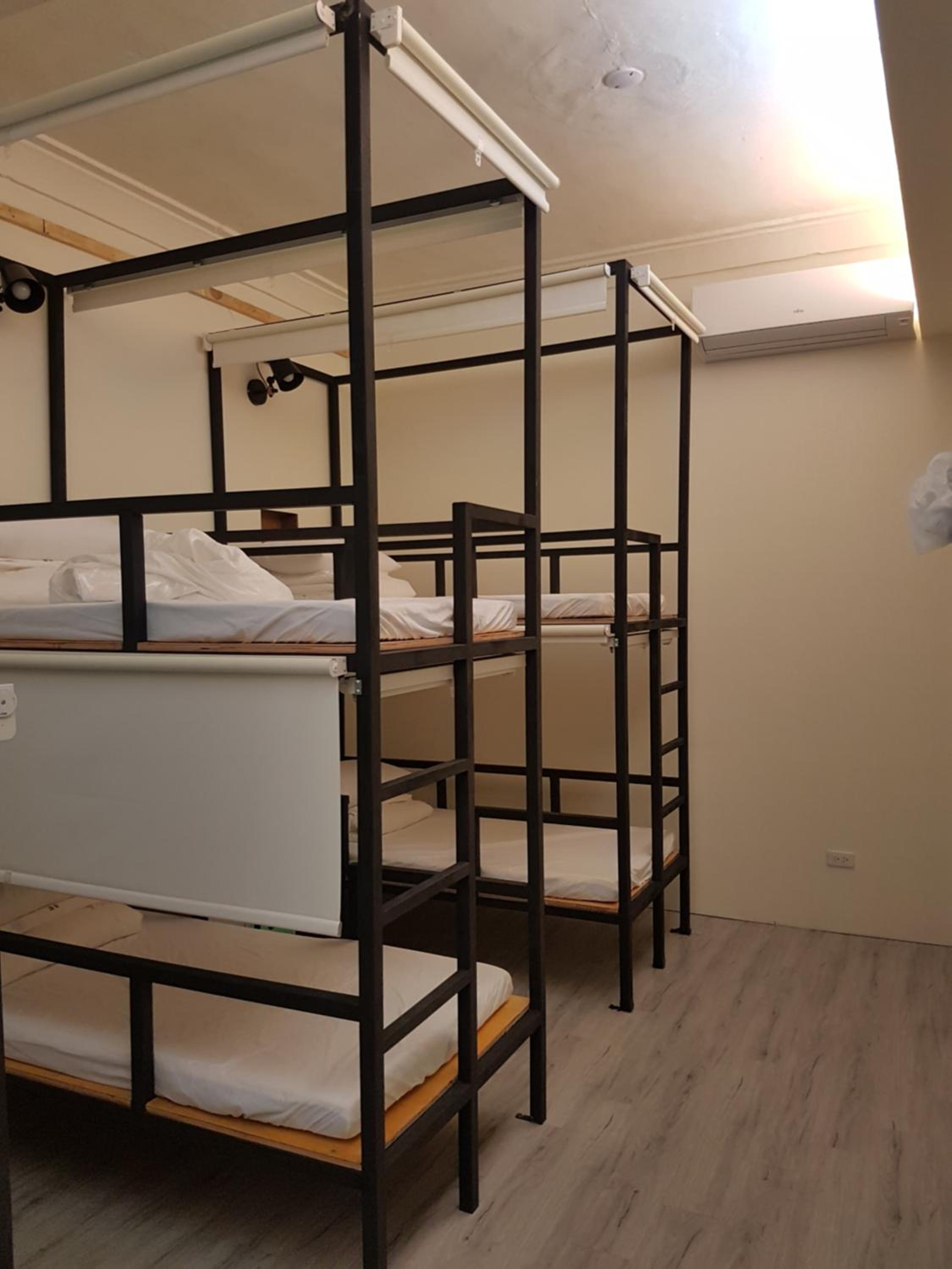 Bed in 8-Bed Female Dormitory Room photo 3
