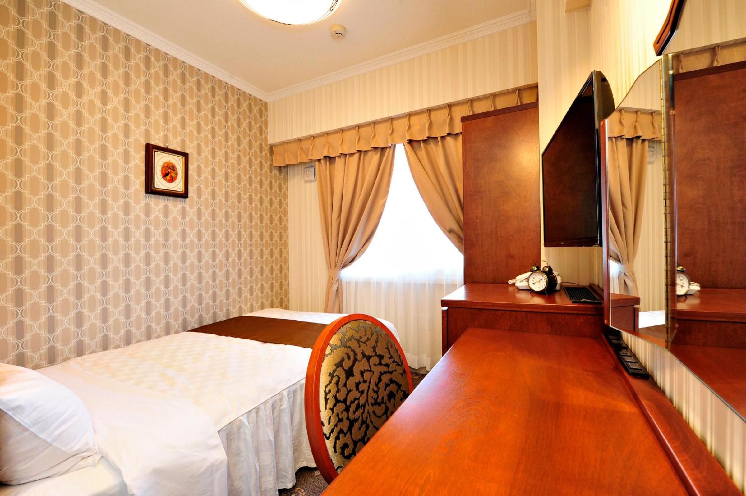 Double Room with Small Double Bed - Non-Smoking - Photo 1