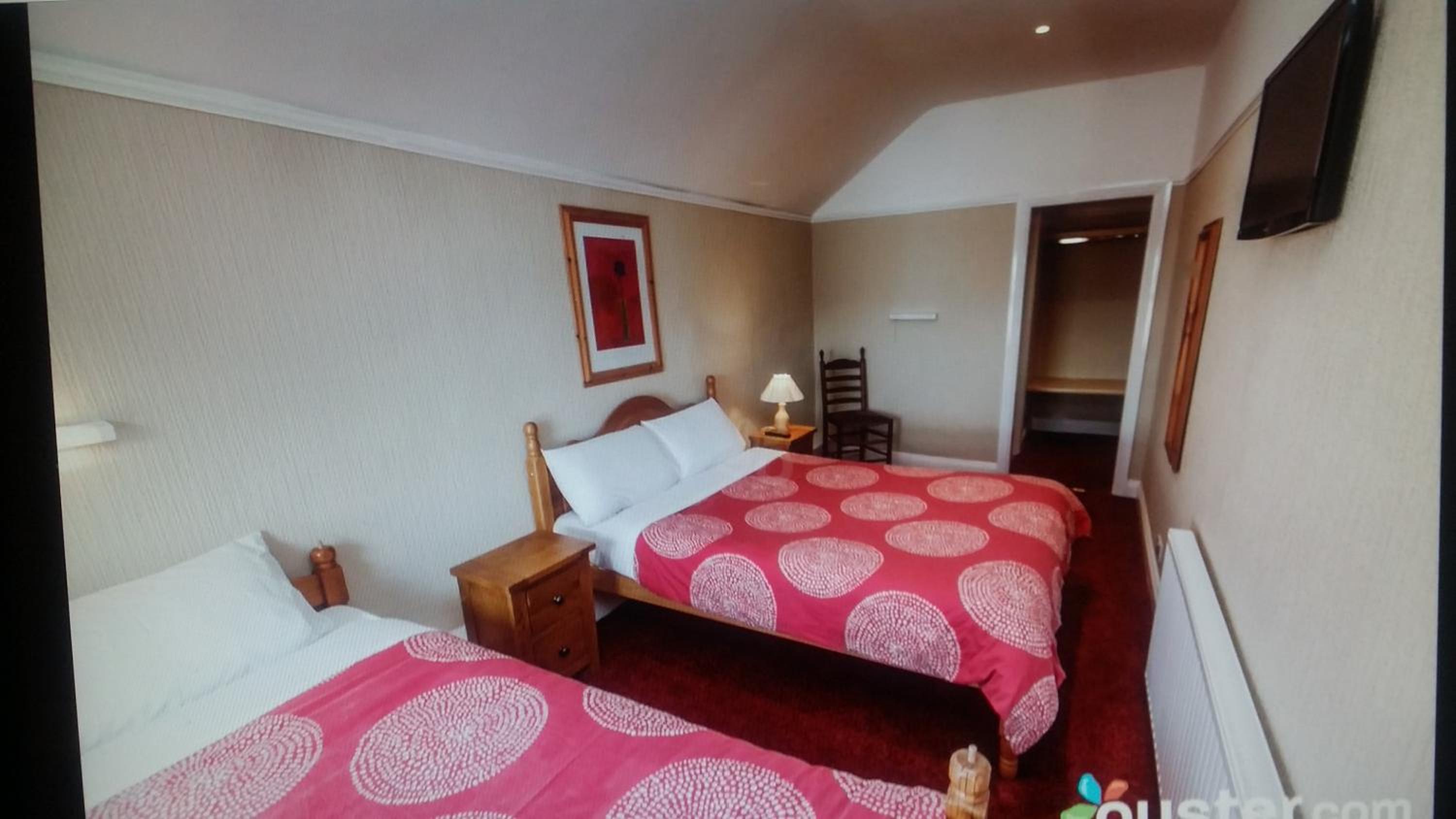 Triple Room with Private Bathroom photo 1