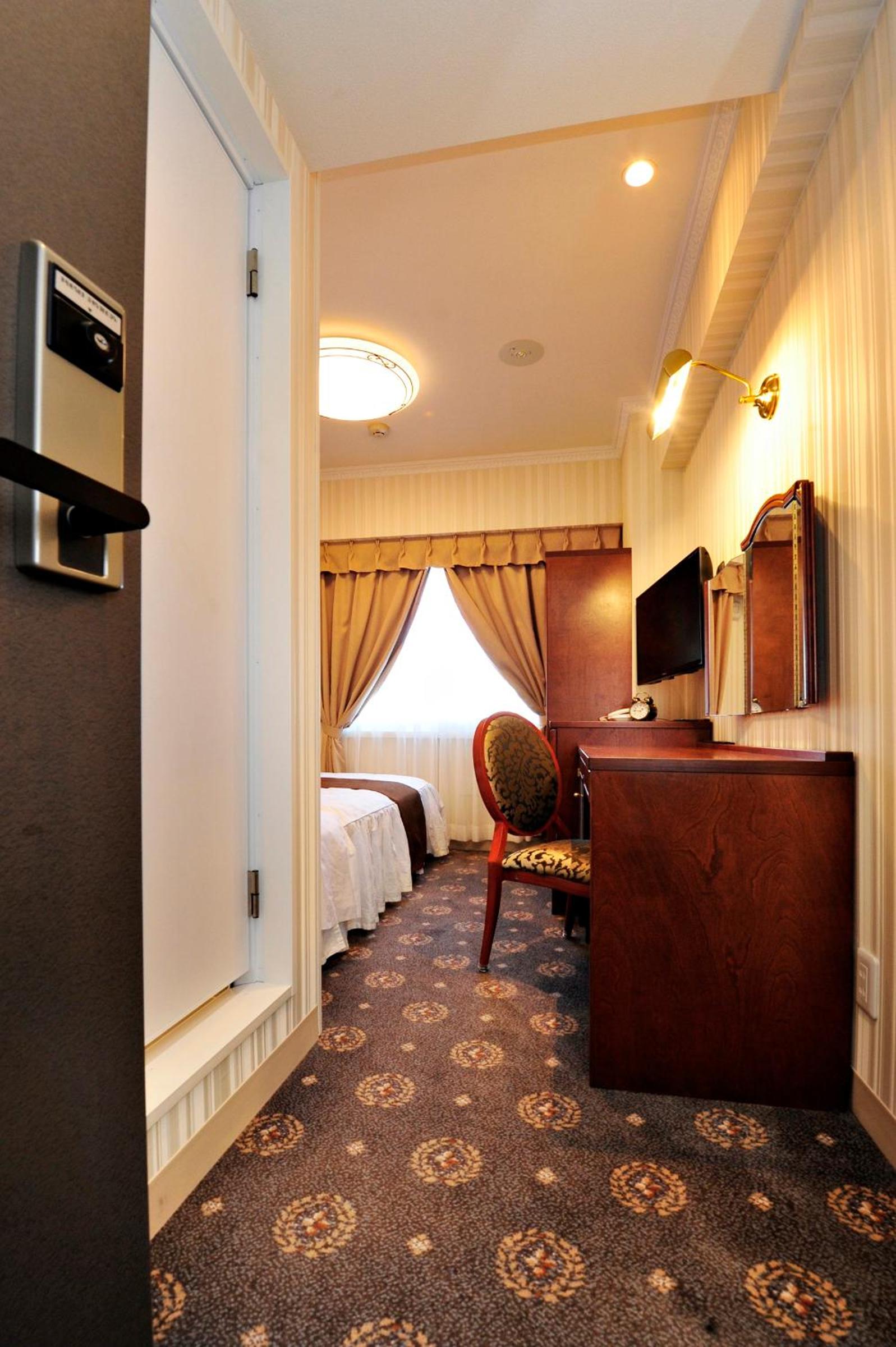 Double Room with Small Double Bed - Non-Smoking - Photo 2
