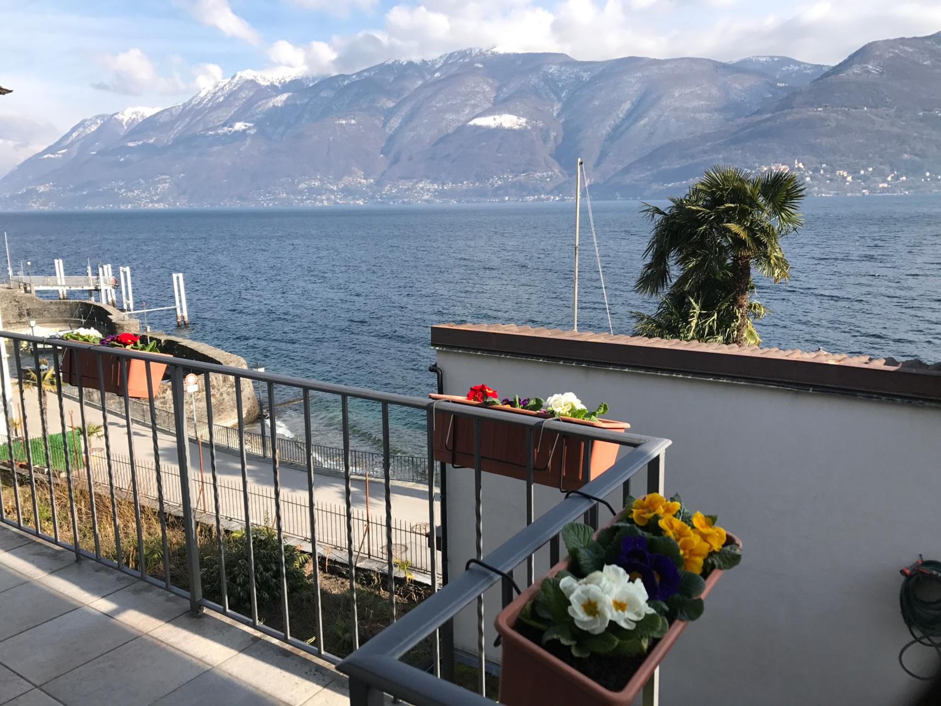 Apartment with Lake View photo 1