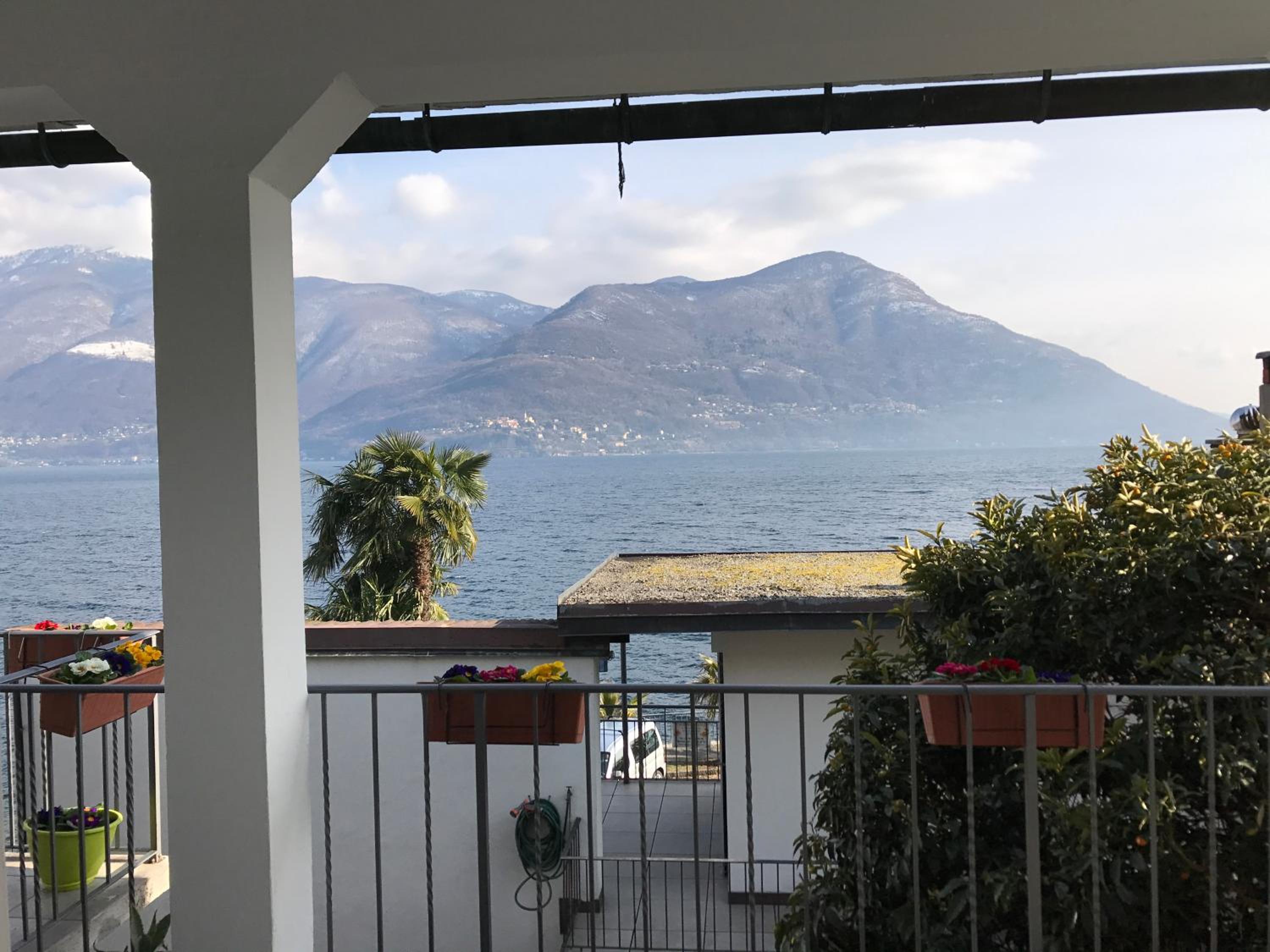 Apartment with Lake View photo 3
