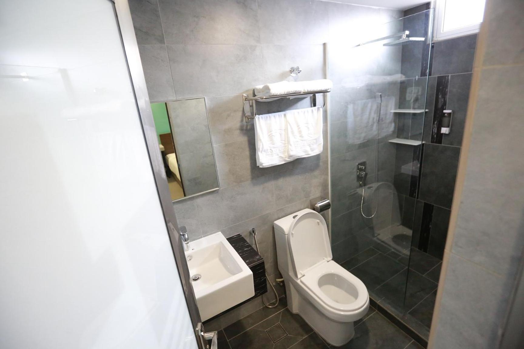 Deluxe King Room - Photo 1