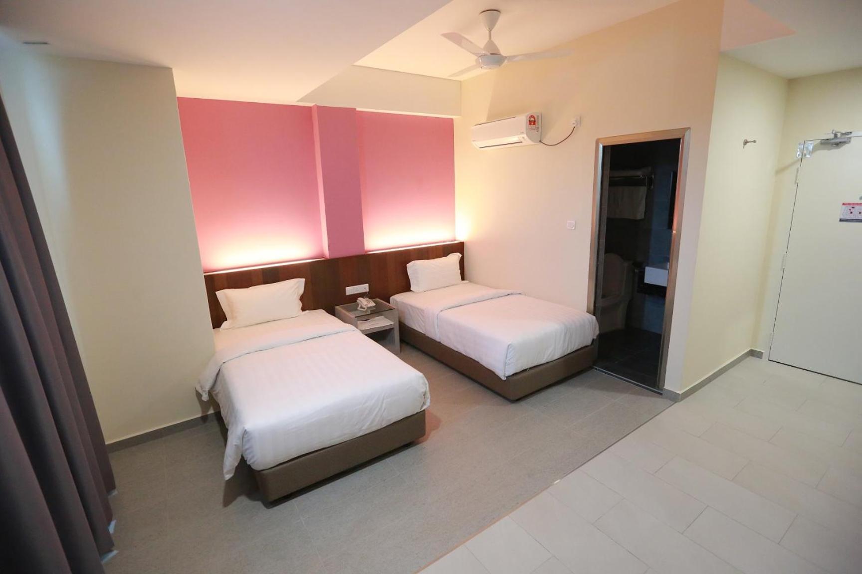 Deluxe Twin Room - Photo 2