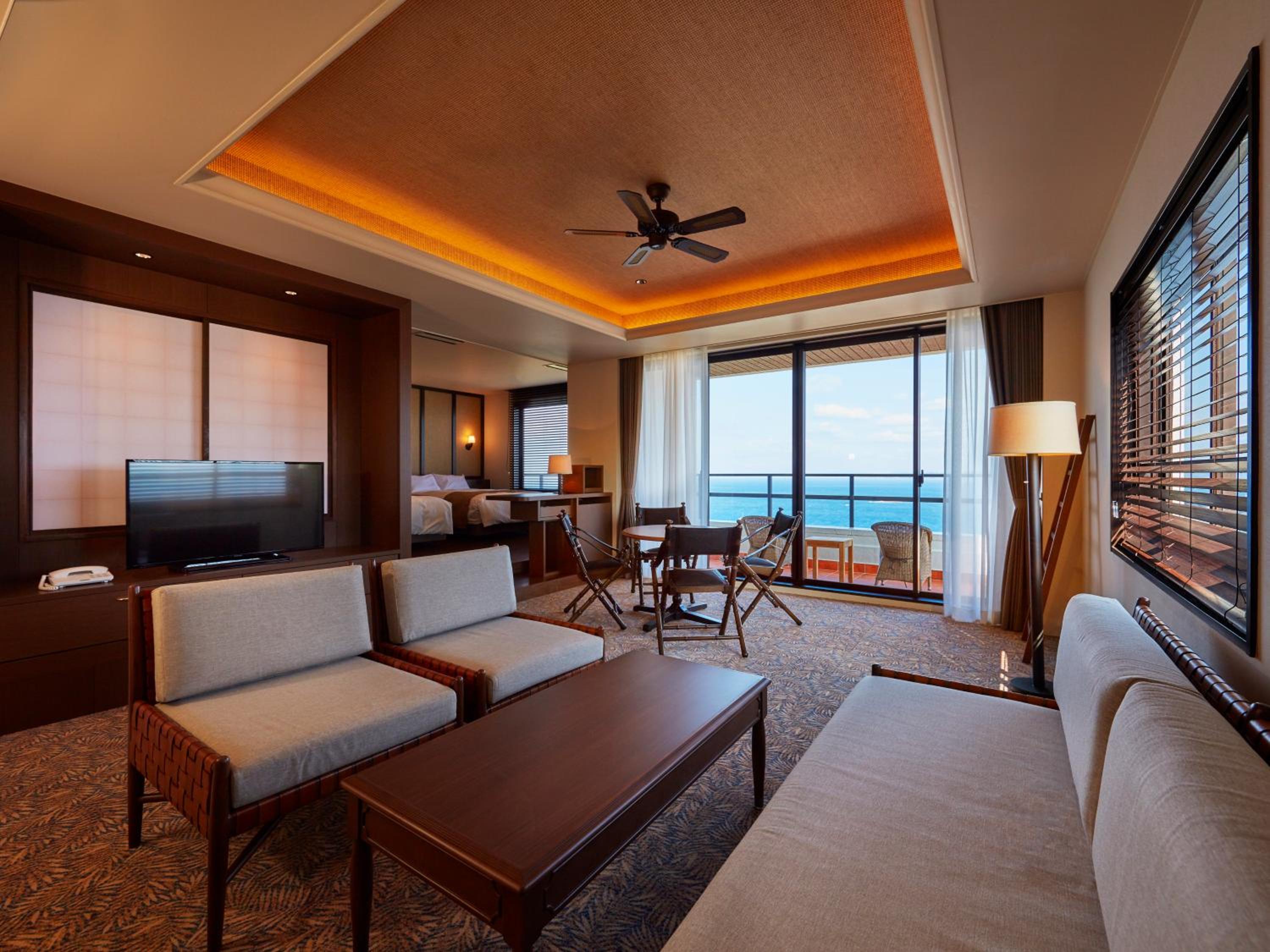 Premium Suite with Ocean View - Photo 7