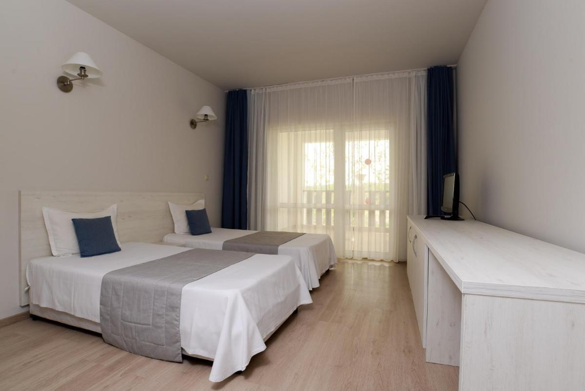 Junior Suite (2 Adults) photo 2