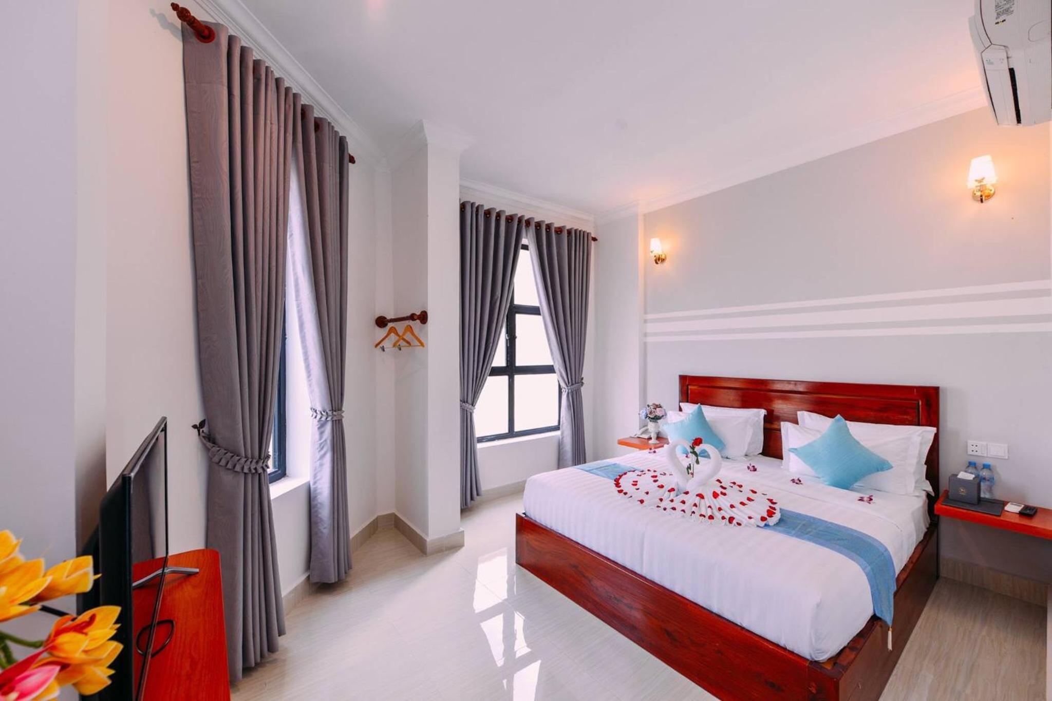 Deluxe Double Room with Balcony photo 2
