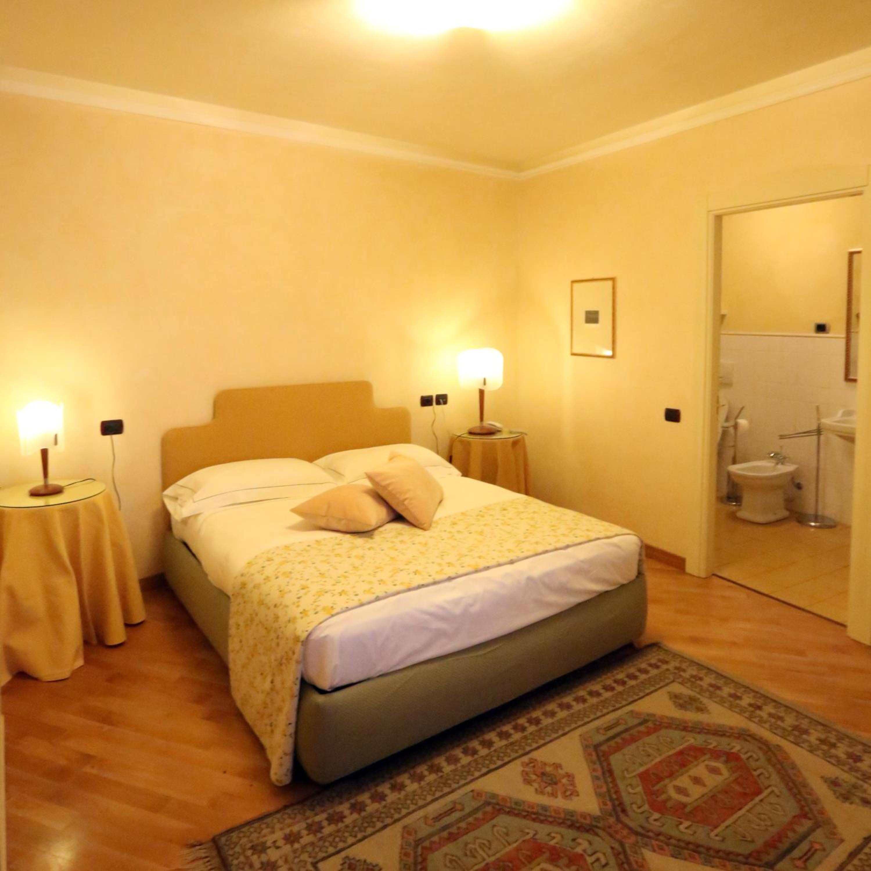 Deluxe Double Room photo 2