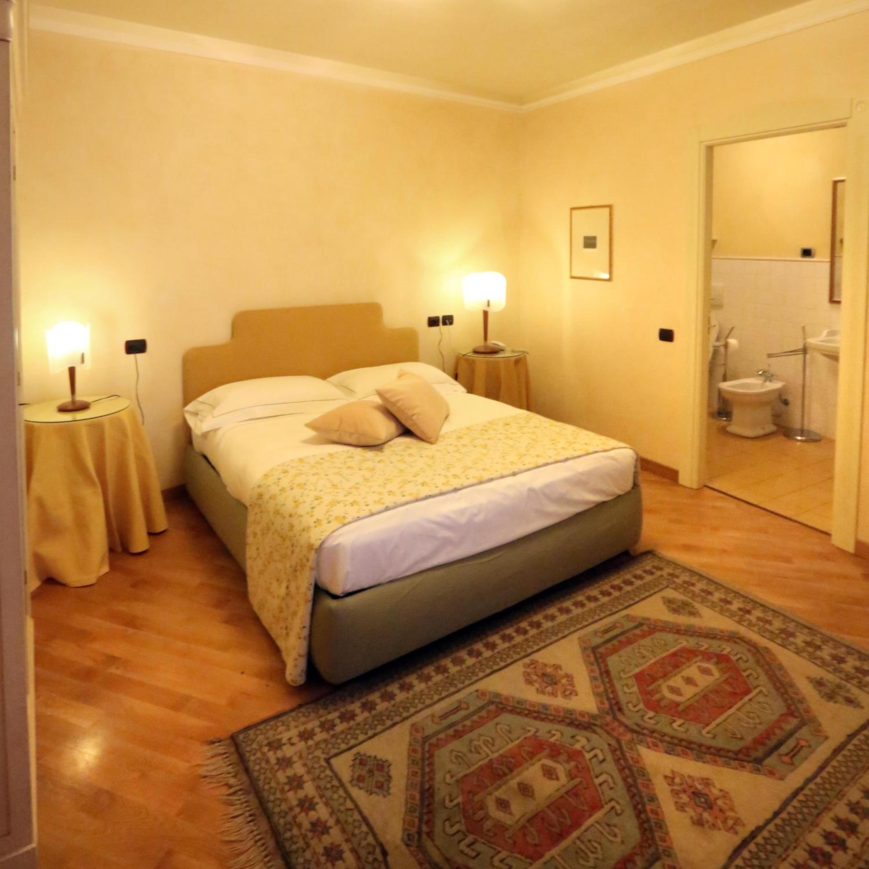 Deluxe Double Room photo 3