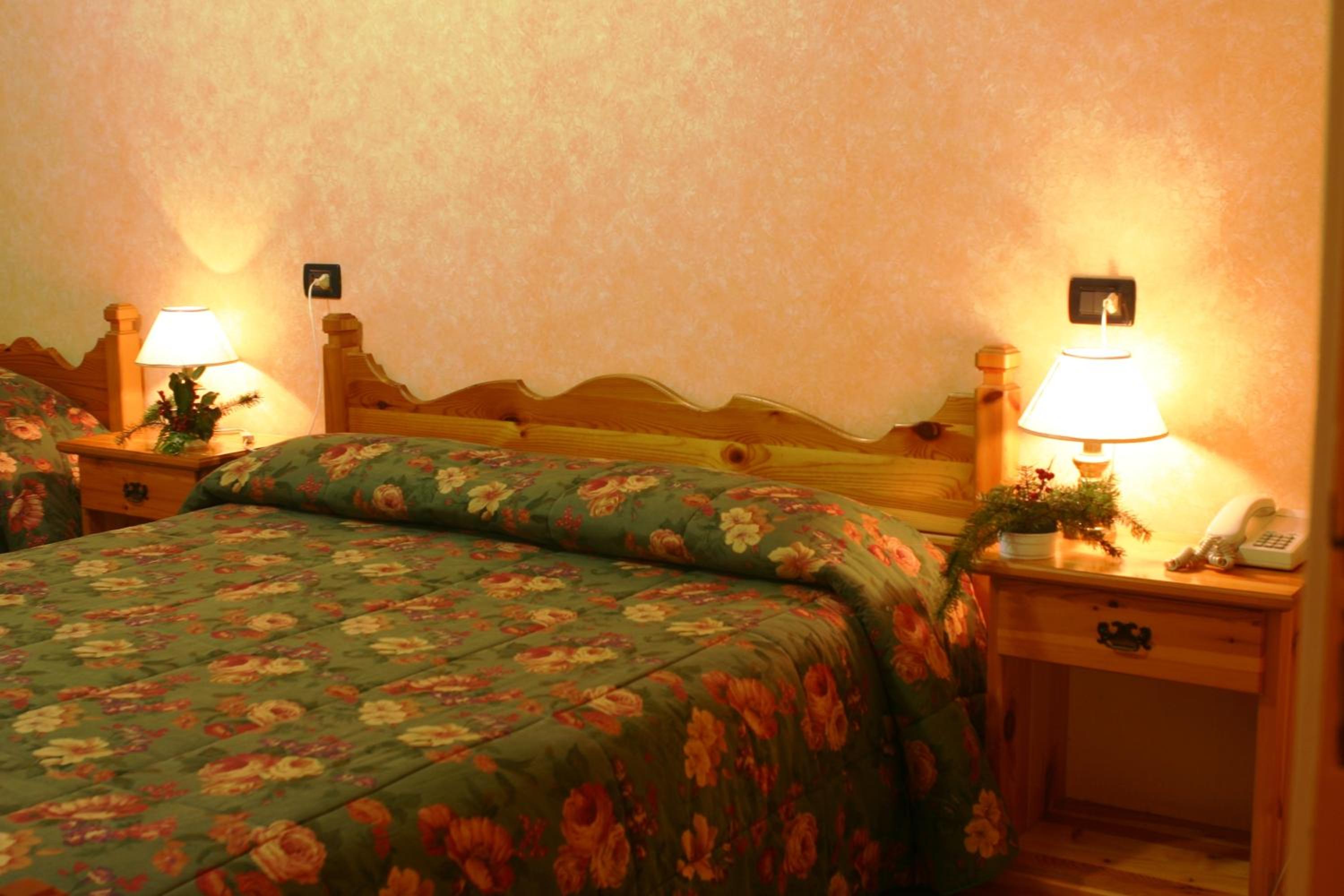Double or Twin Room - Photo 7
