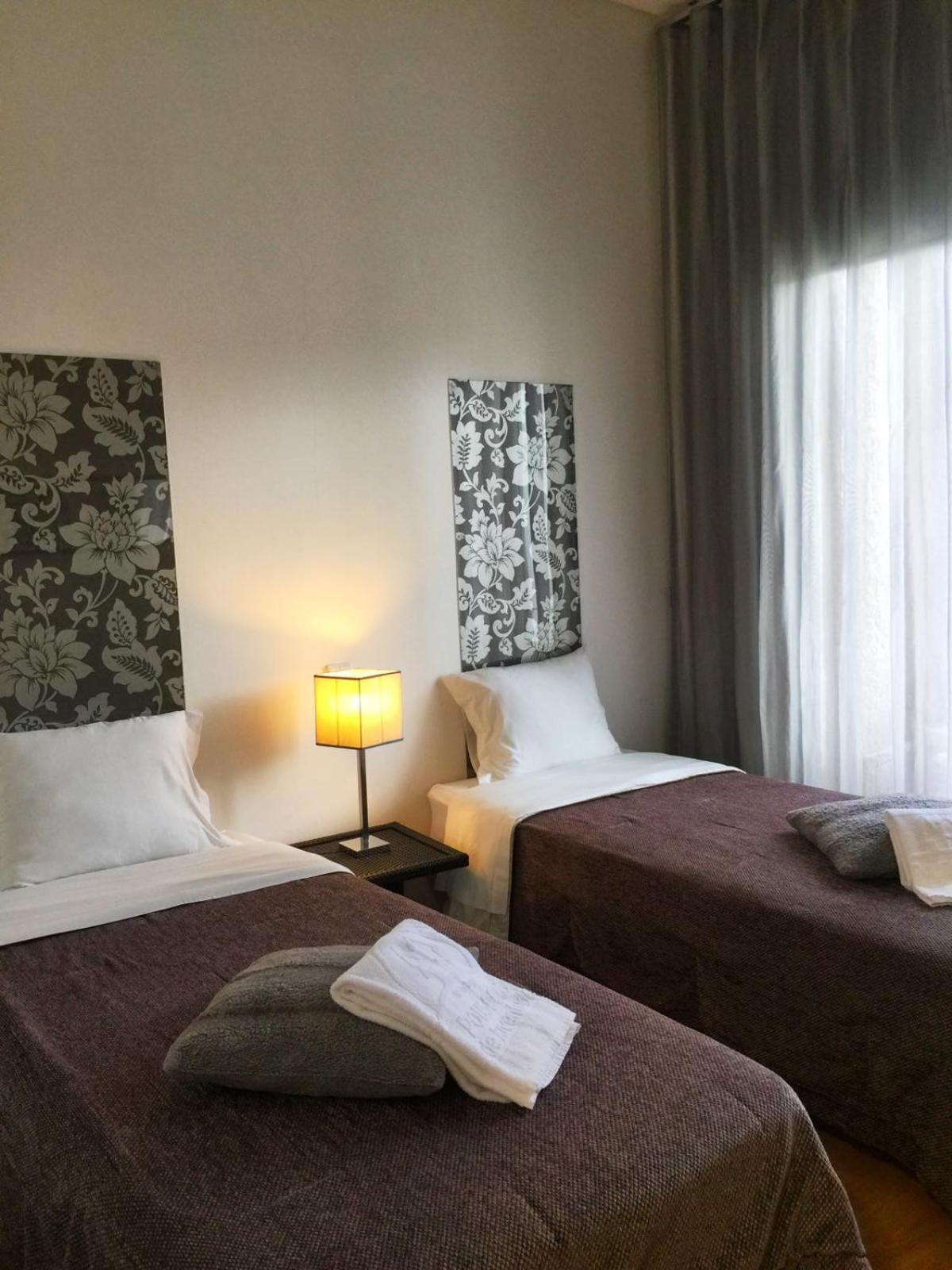 Twin Room - Photo 1