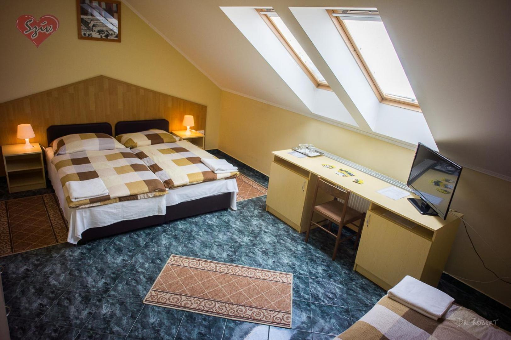 Triple Room with Private Bathroom photo 1