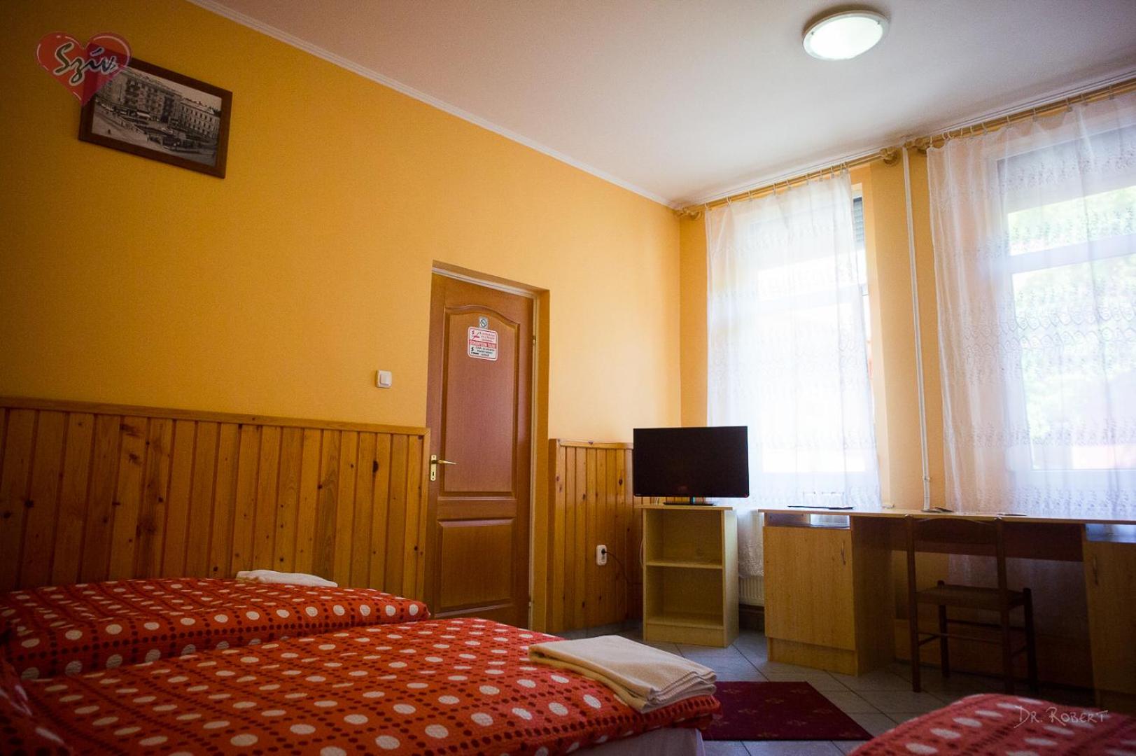 Triple Room with Private Bathroom photo 2