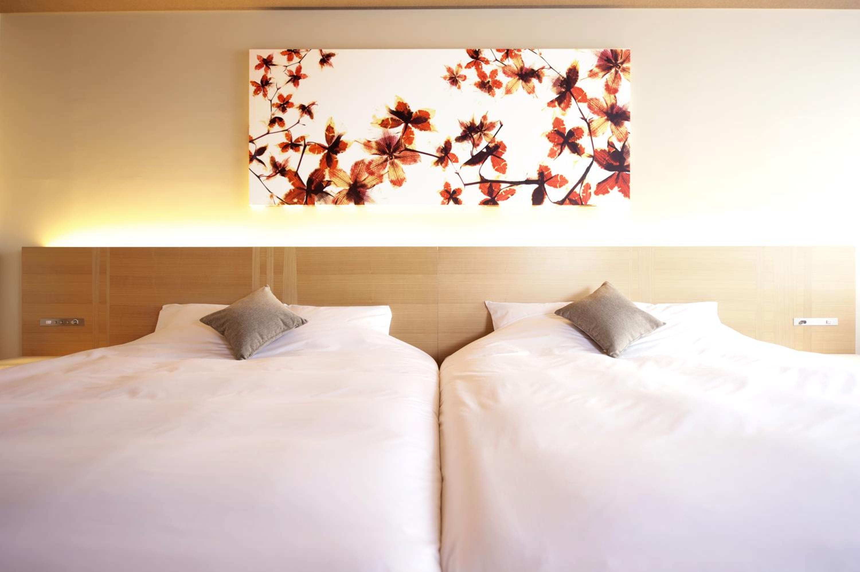 Twin Room with Tatami Area Annex thumbnail 5