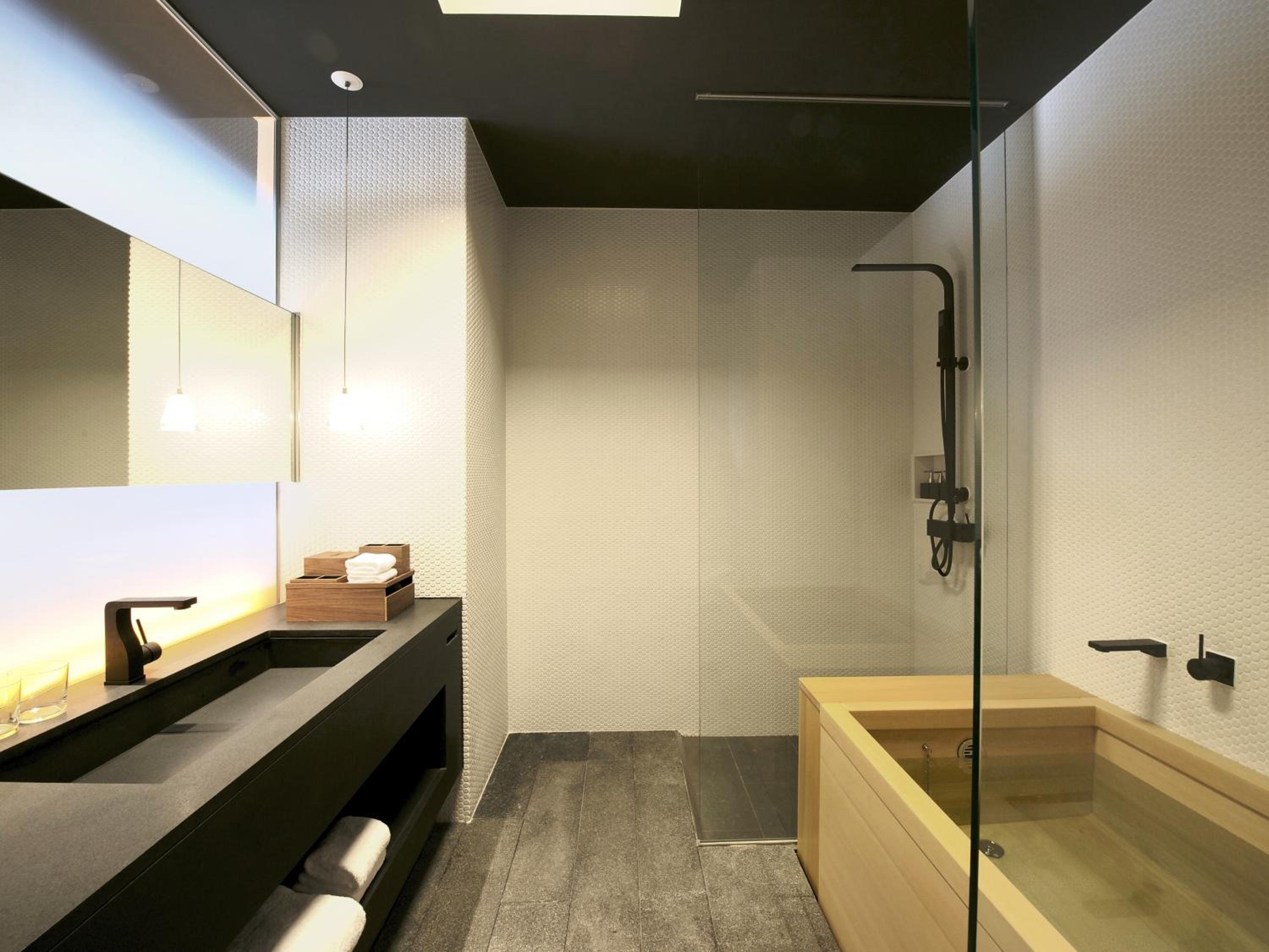 Double Room Annex thumbnail 6