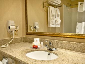 Queen Studio Suite - Non-Smoking - Photo 4