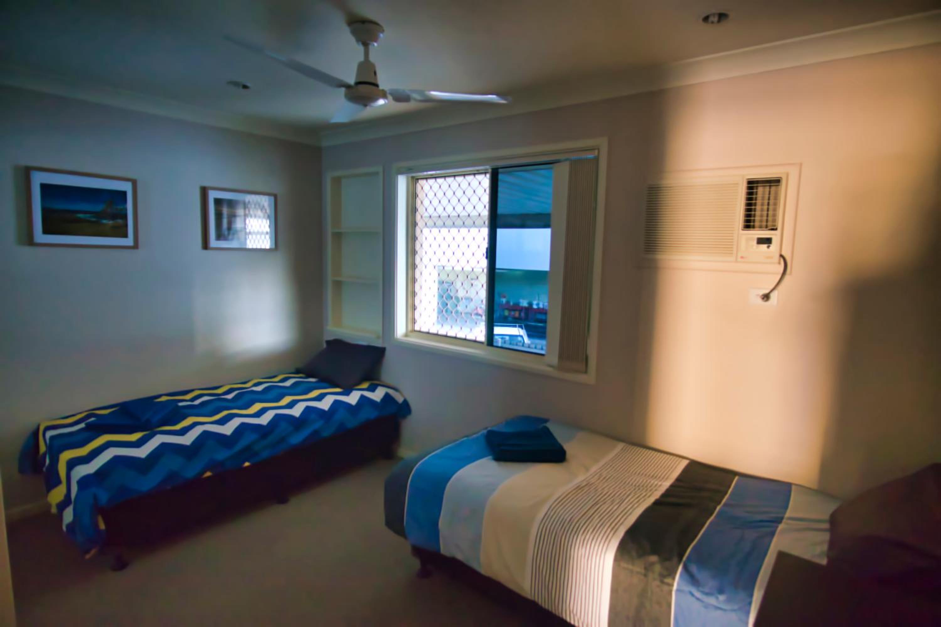 Standard Twin Room with Shared Bathroom