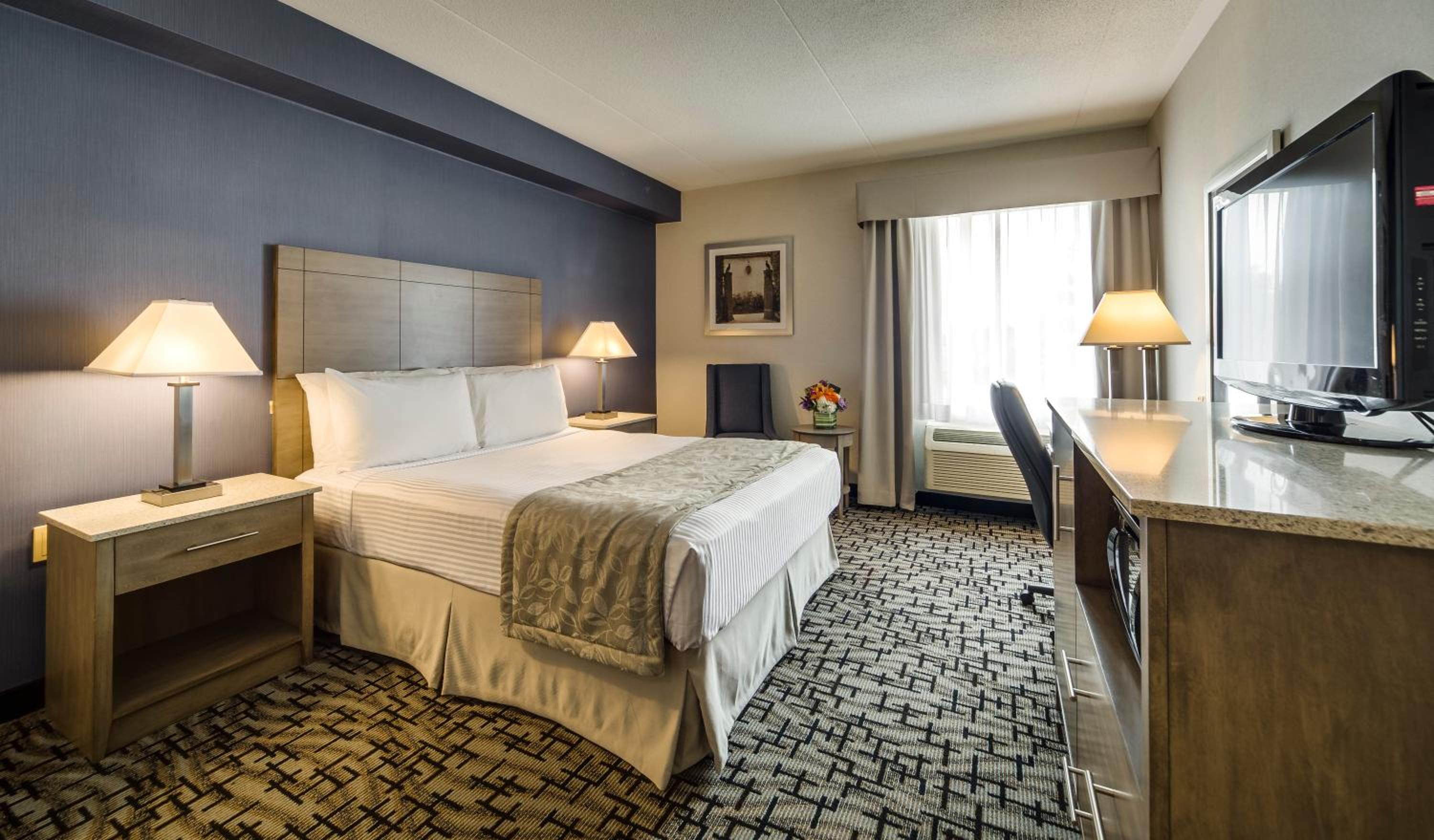 Standard Room with 1 Queen Bed - Photo 1