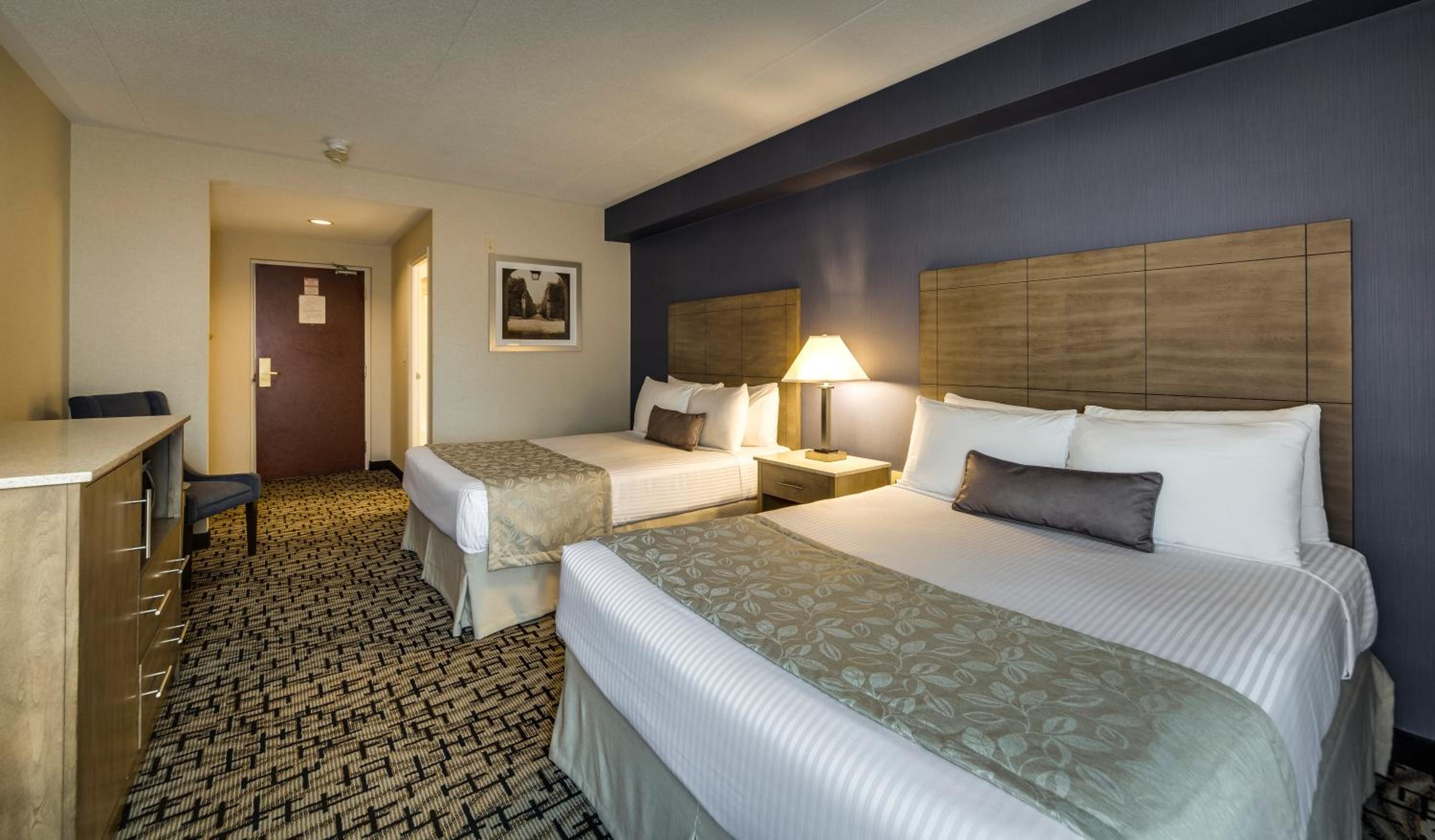 Standard Room with Two Queen Beds - Photo 1