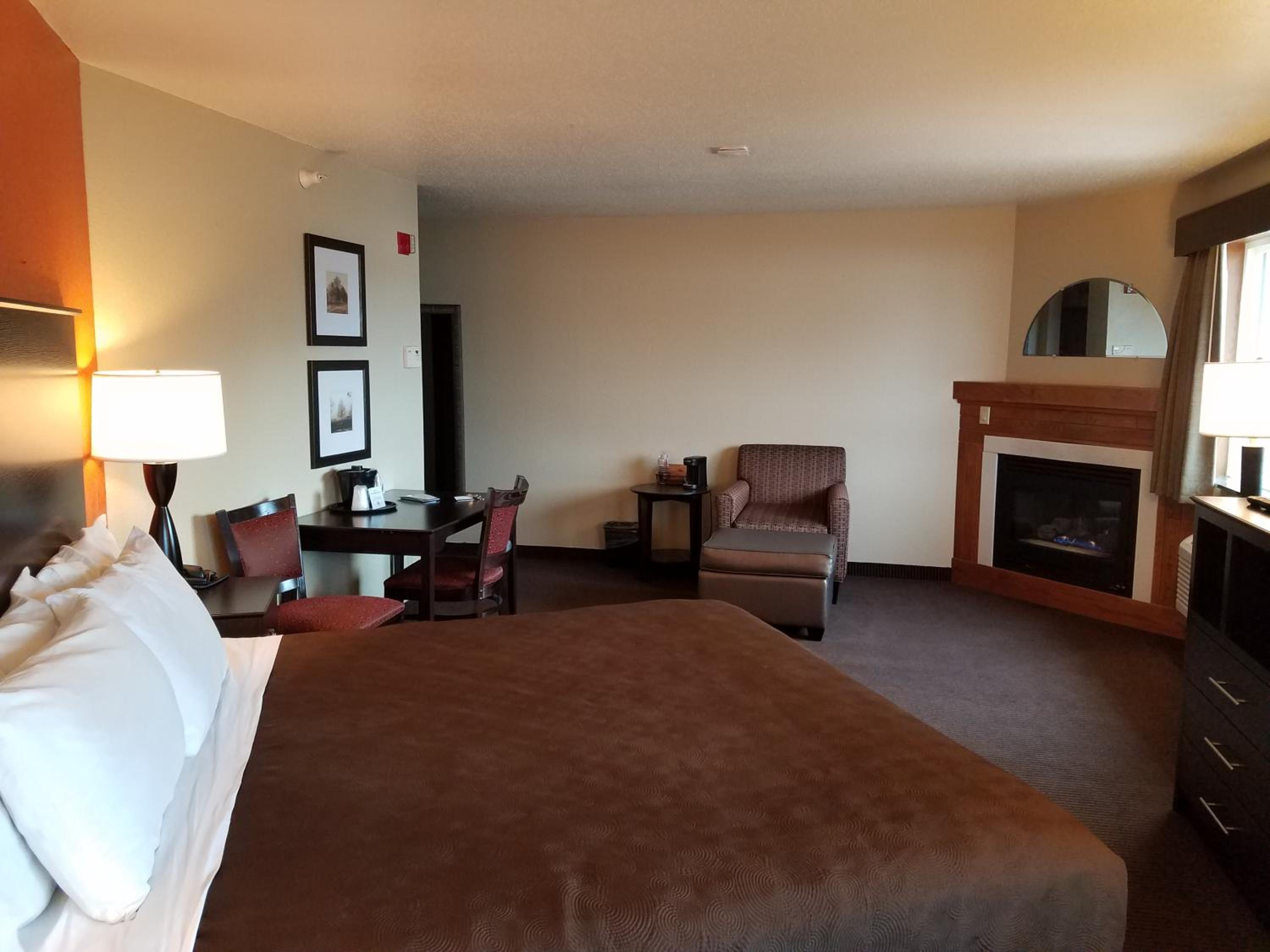 Superior King Suite -  Non-Smoking photo 2