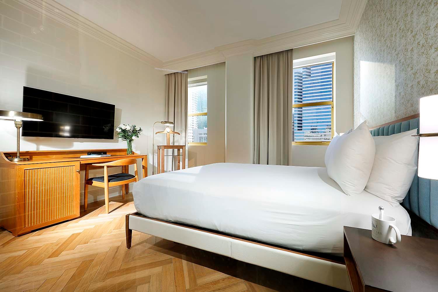 Executive Room thumbnail 6