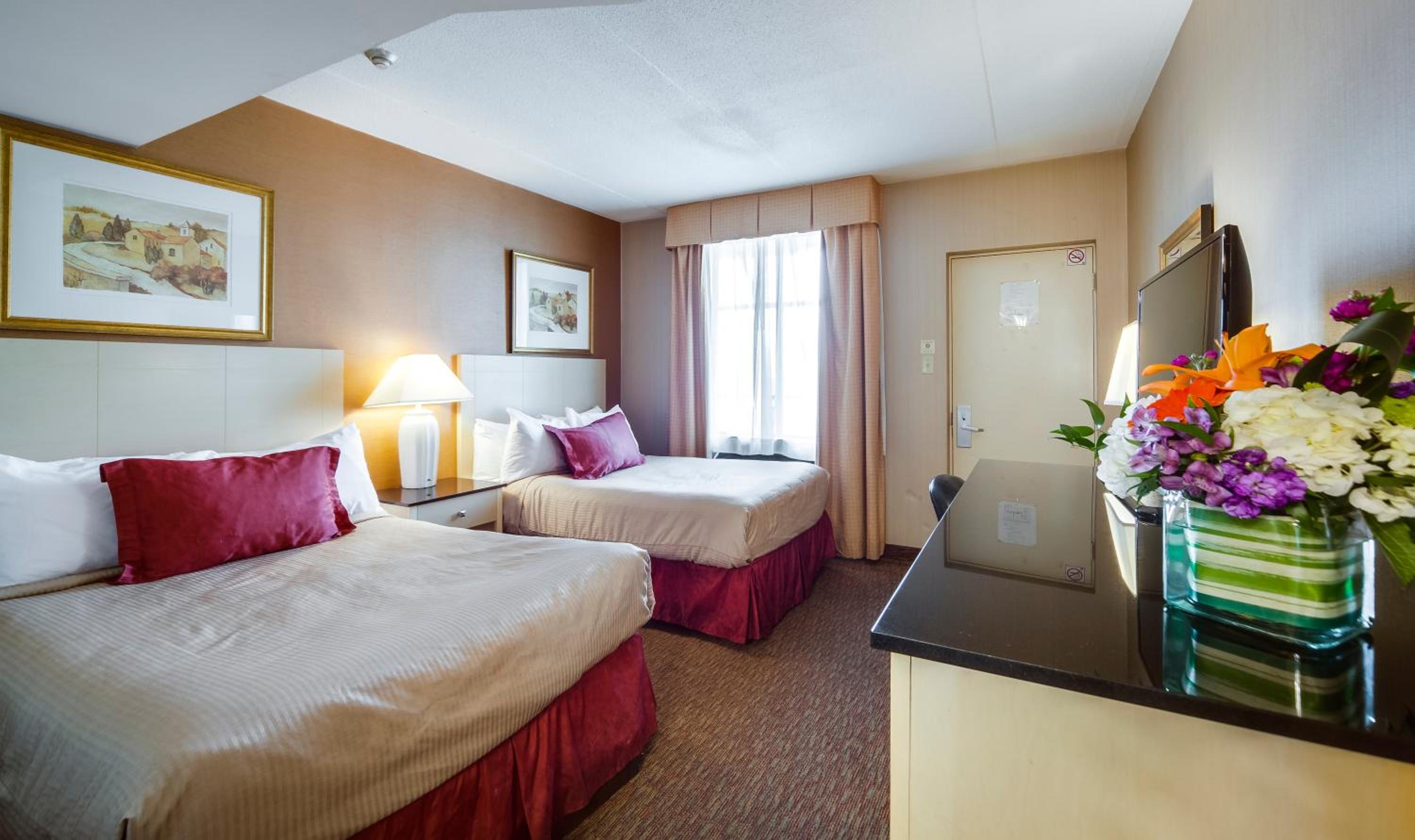 Standard Room with Two Double Beds - Photo 1