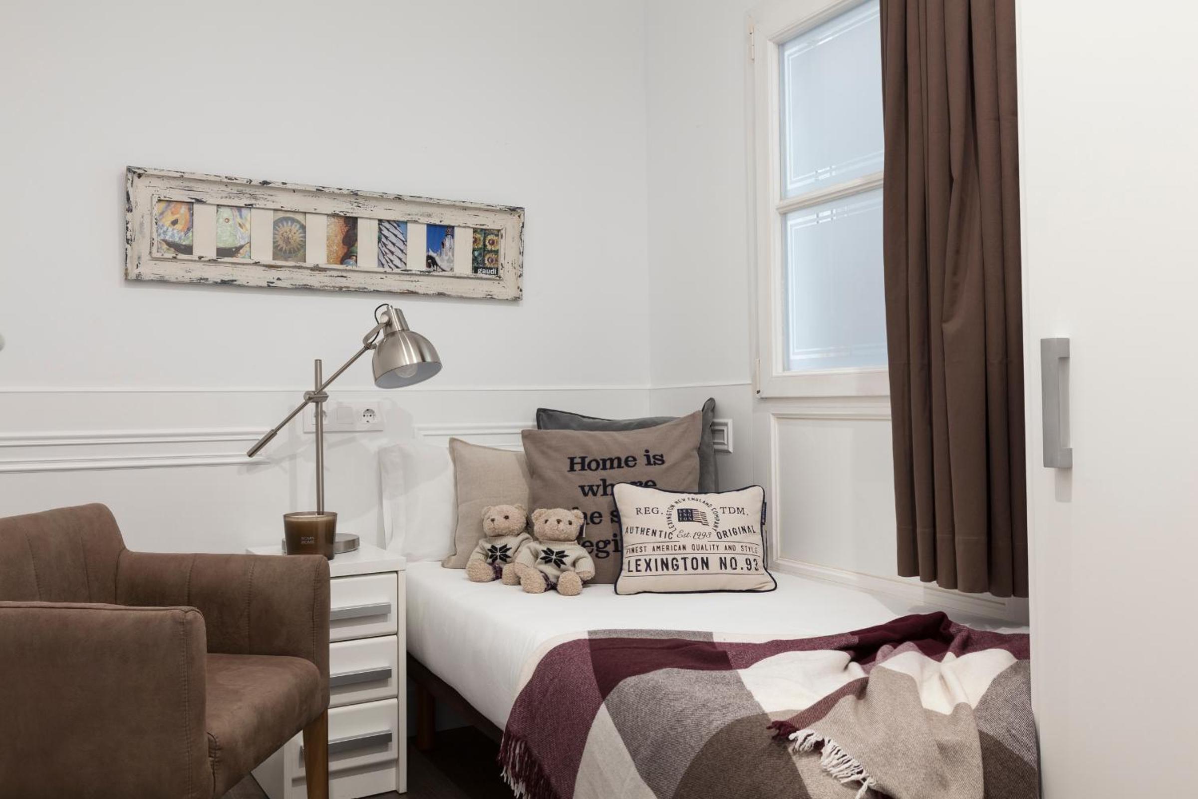 Grand Deluxe Apartment photo 2