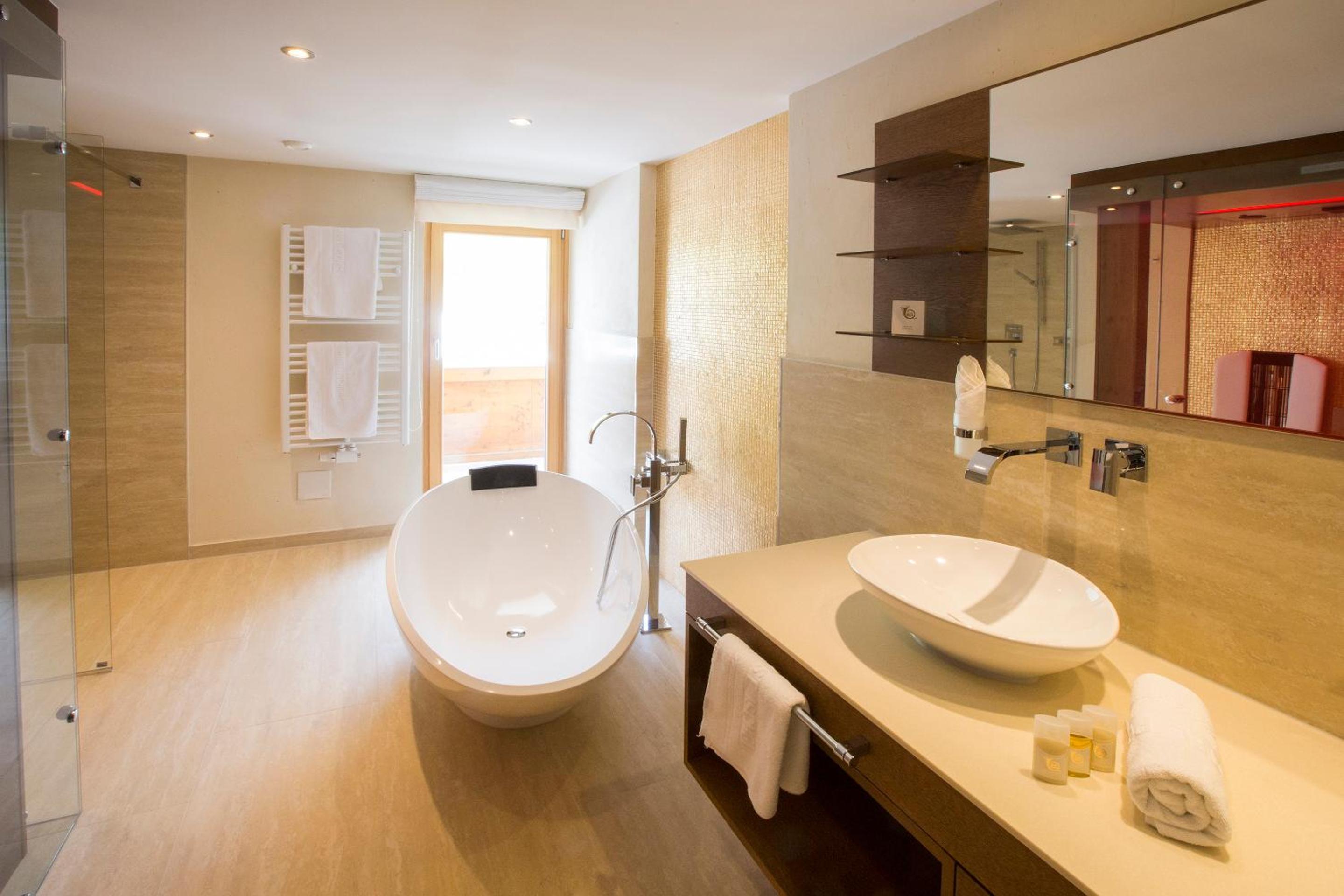 Suite - Photo 4