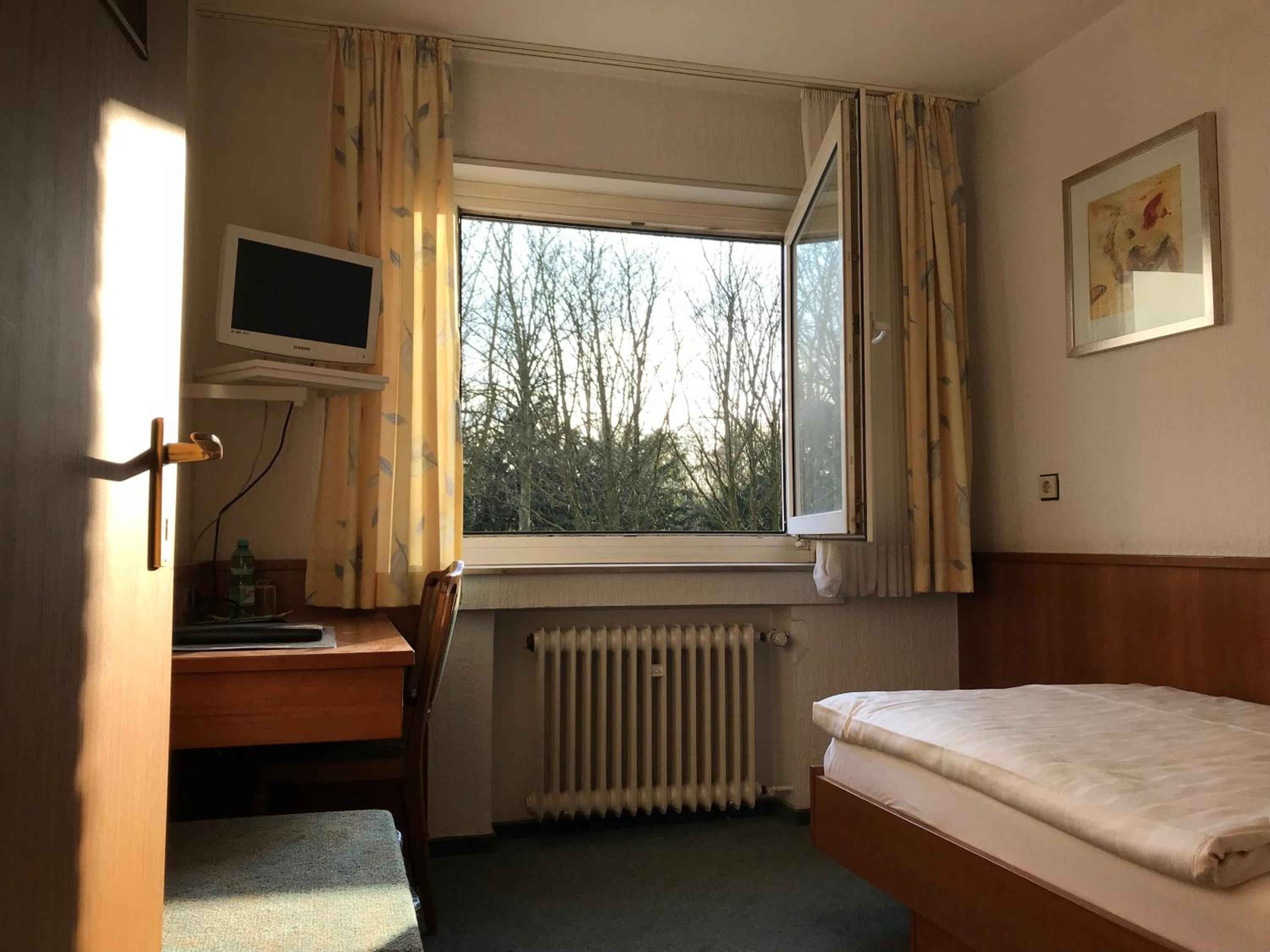 Single Room photo 3