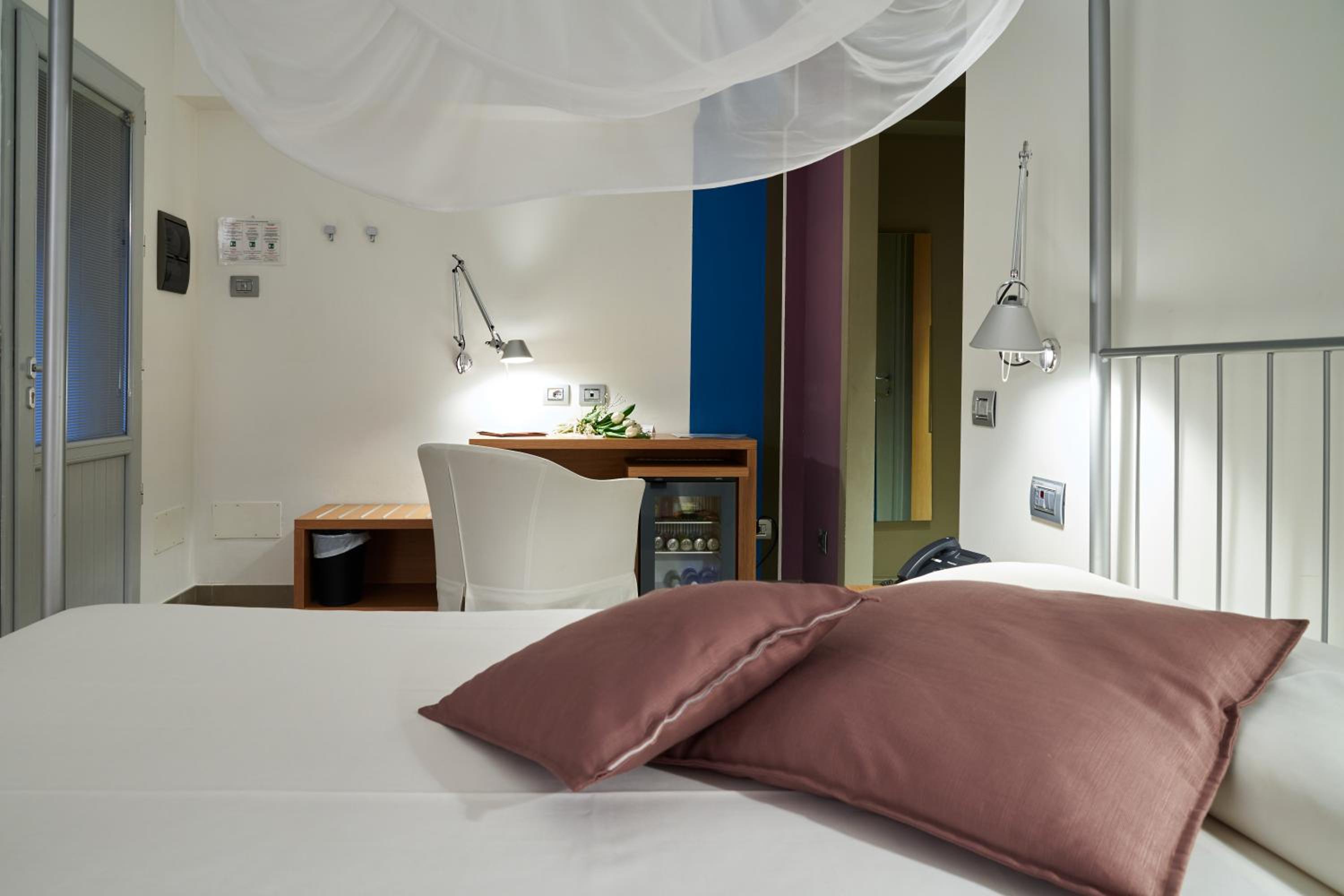 Double Room - Photo 8