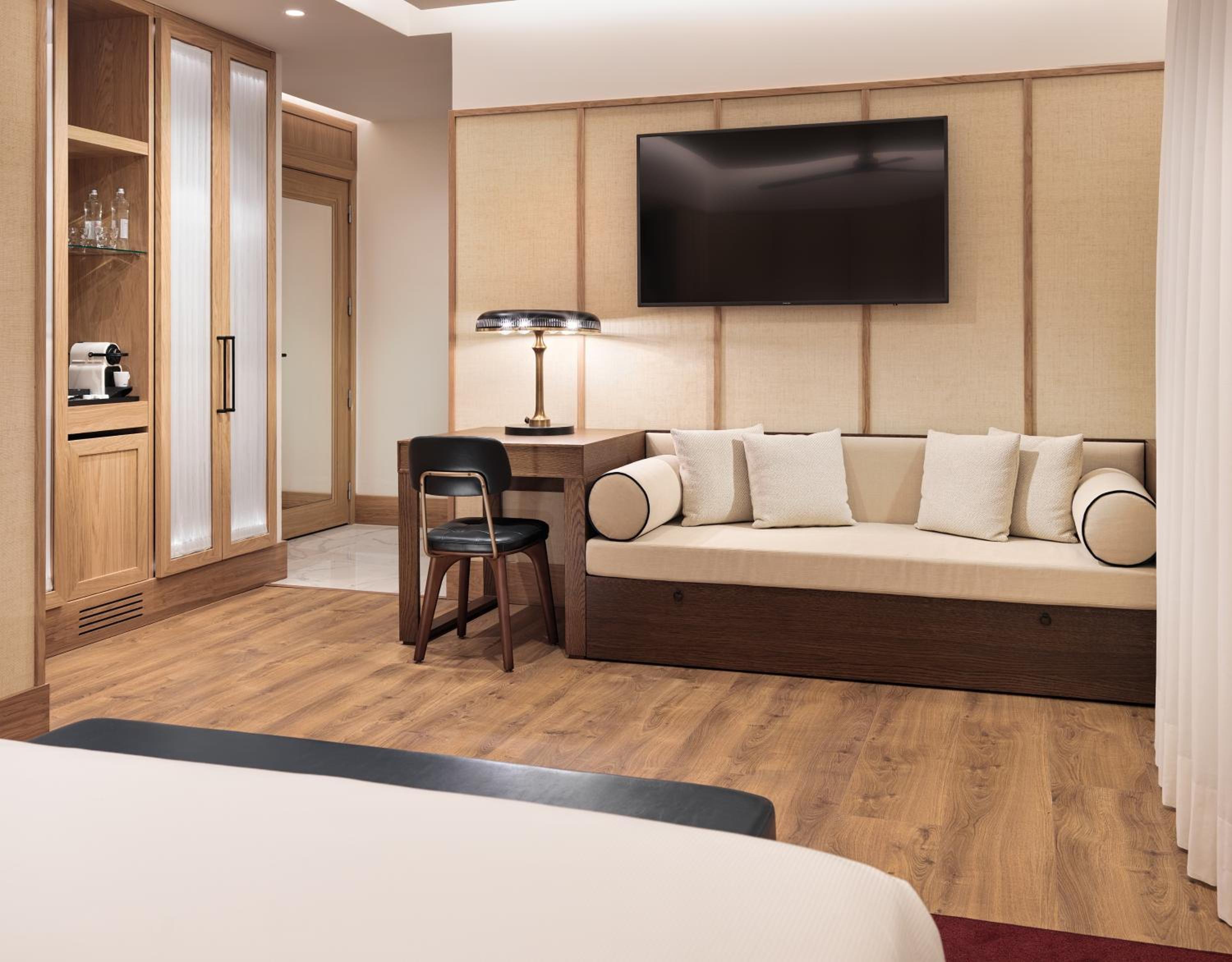 Junior Suite (2 Adults + 1 Child) photo 3
