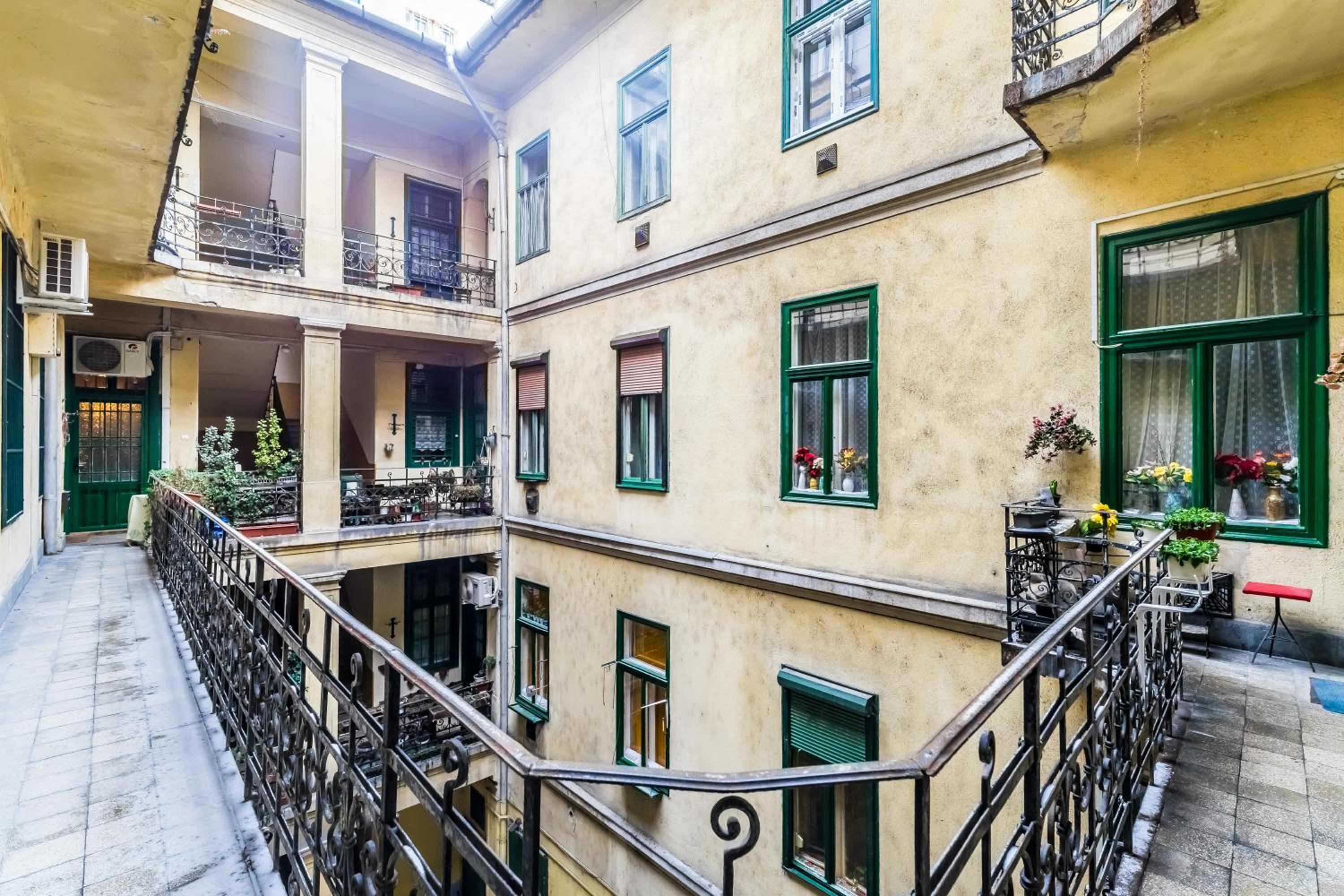 Apartment - Photo 28