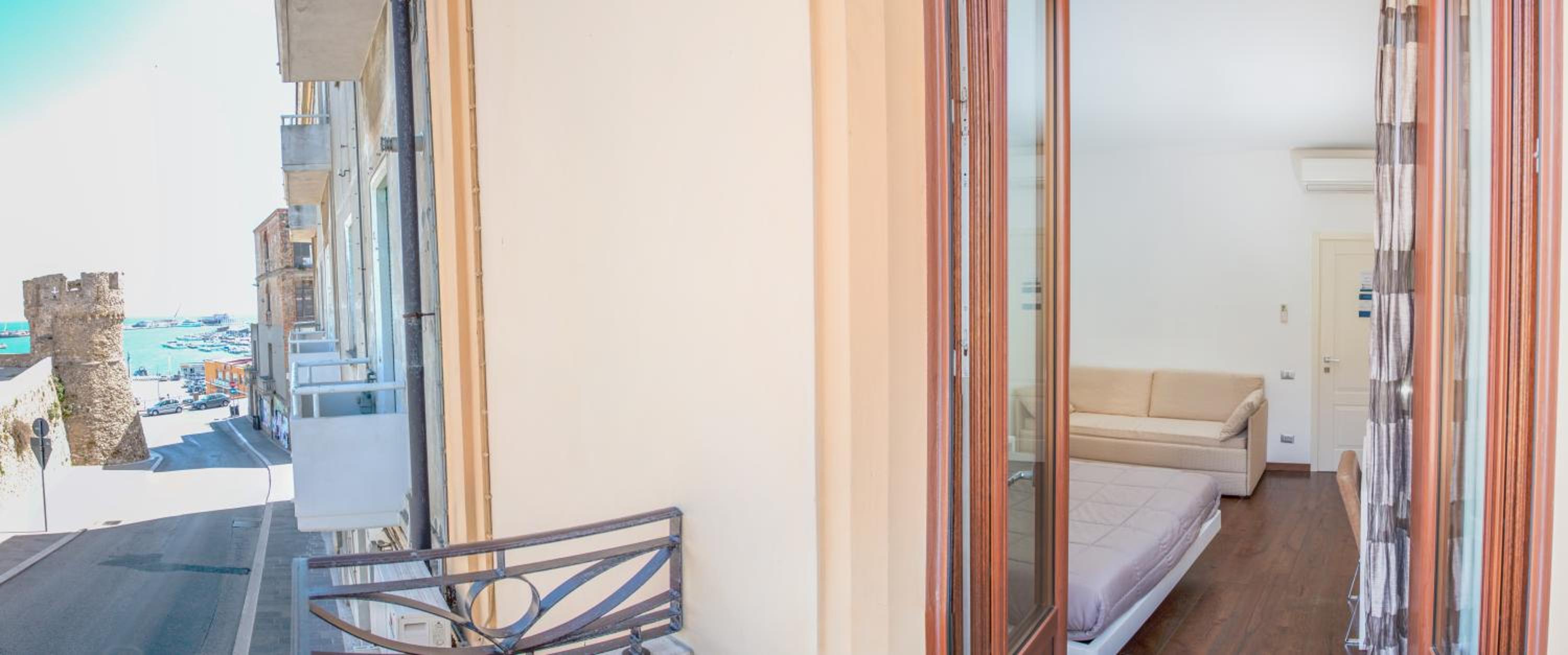 Double Room - Photo 13