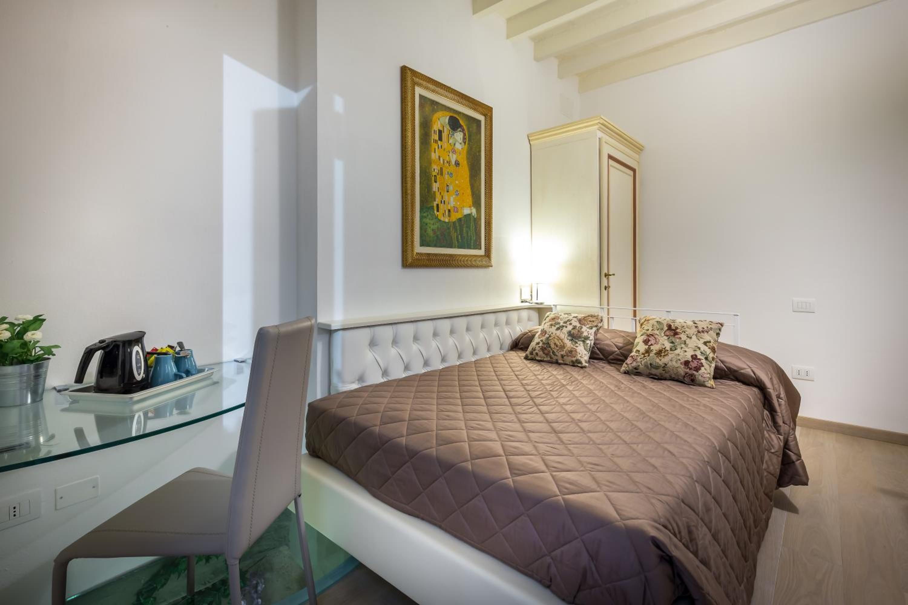 Budget Double Room photo 1