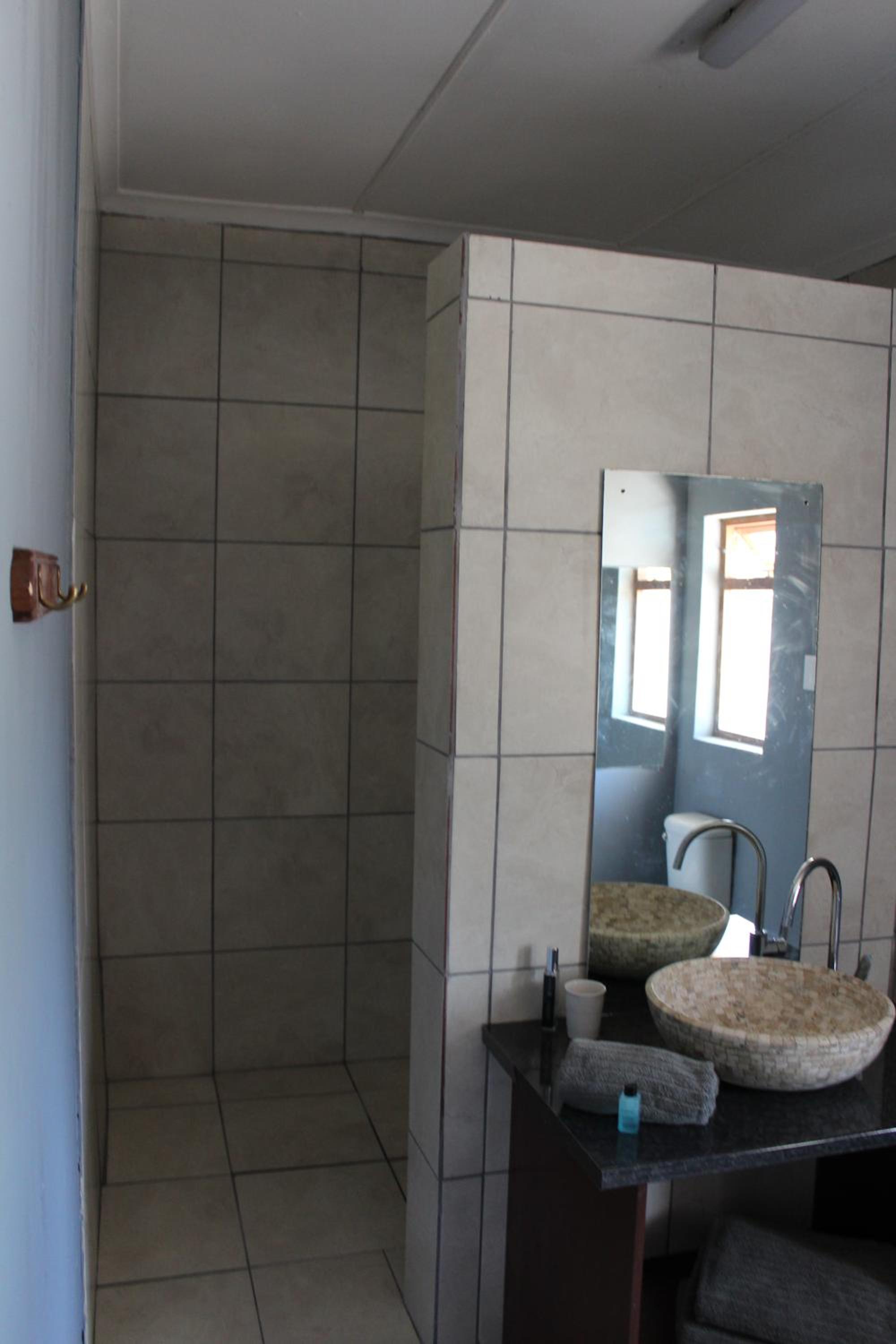 Studio Apartment photo 3