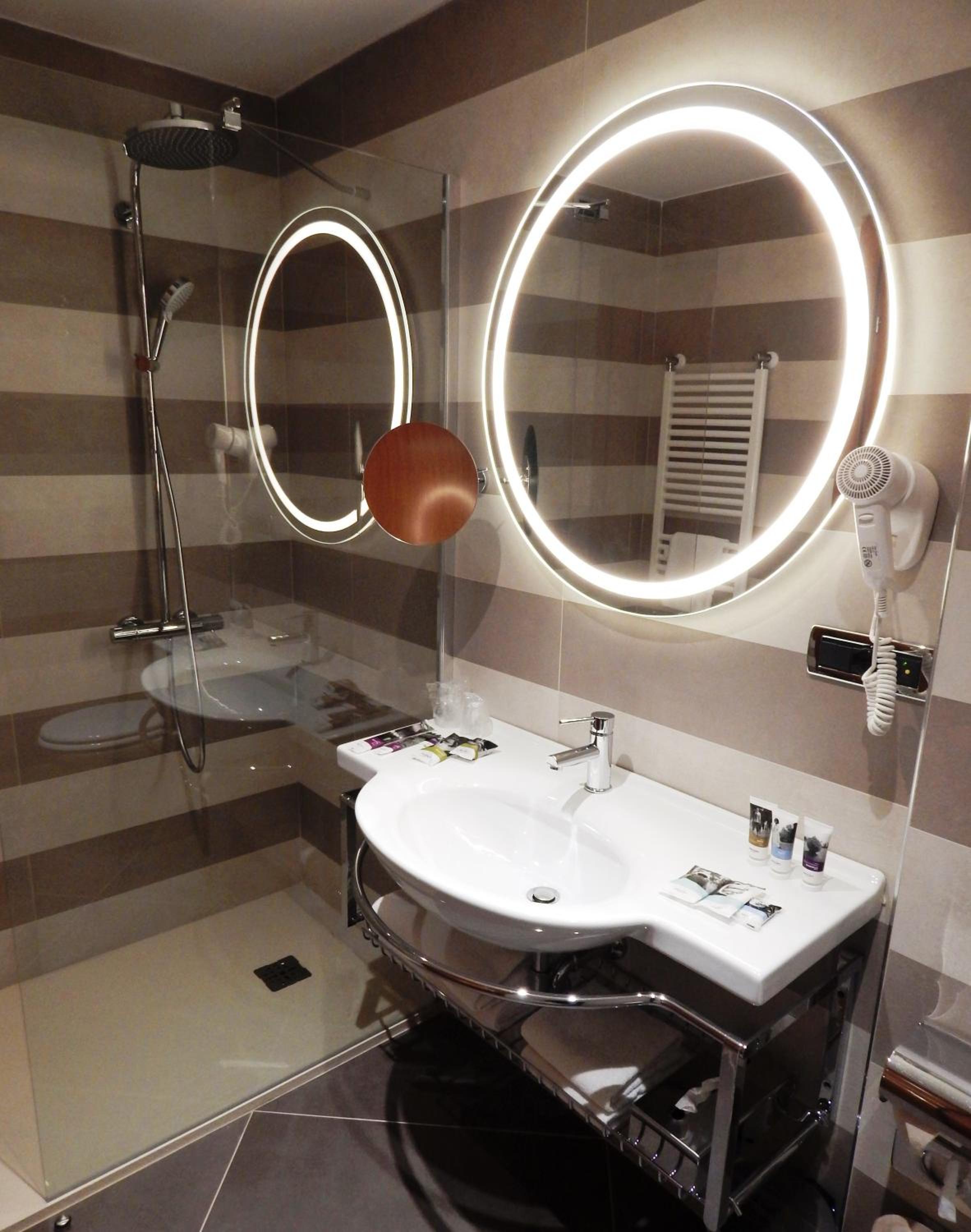 Superior Double Room - Photo 8