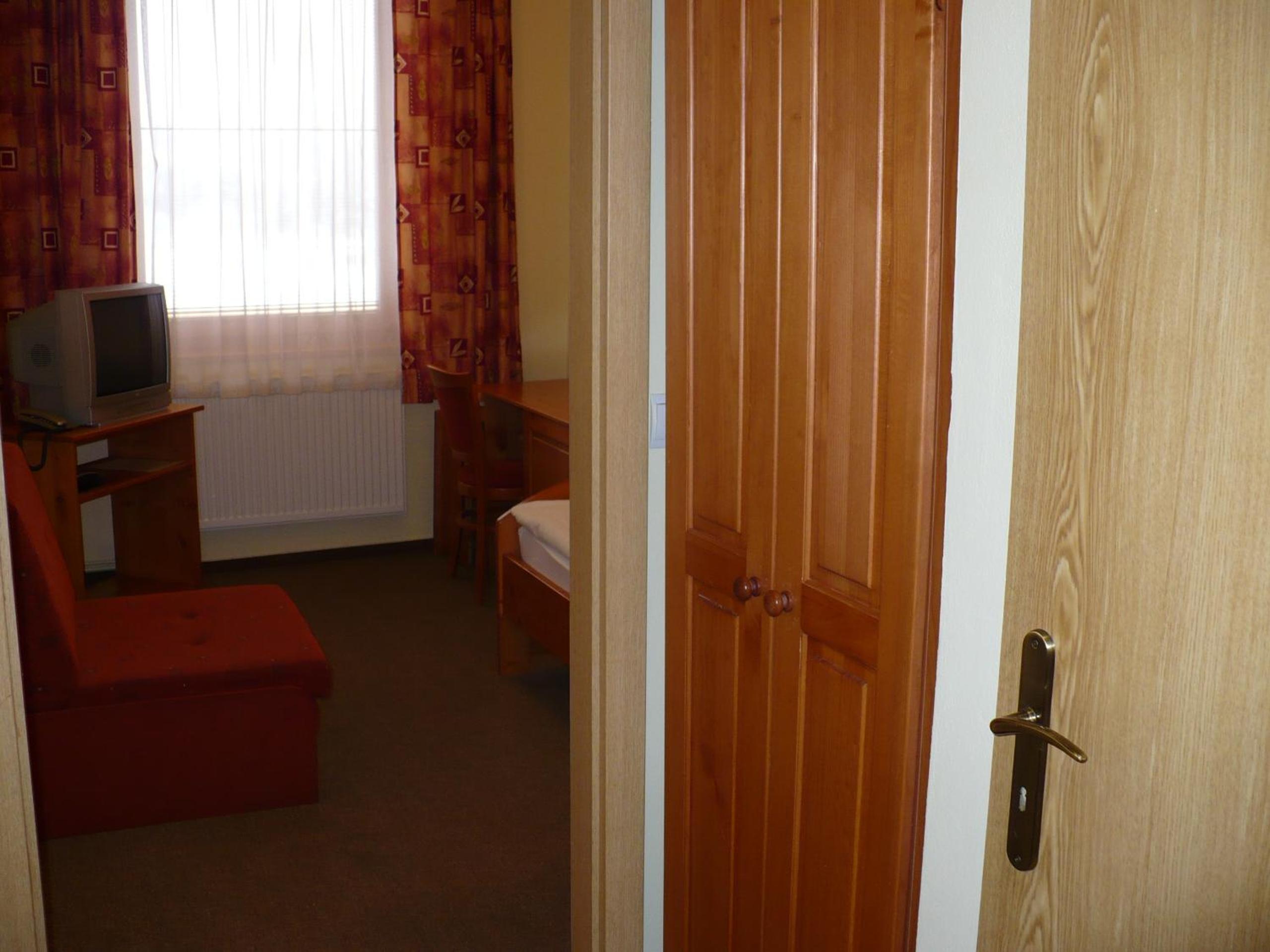 Single Room photo 3