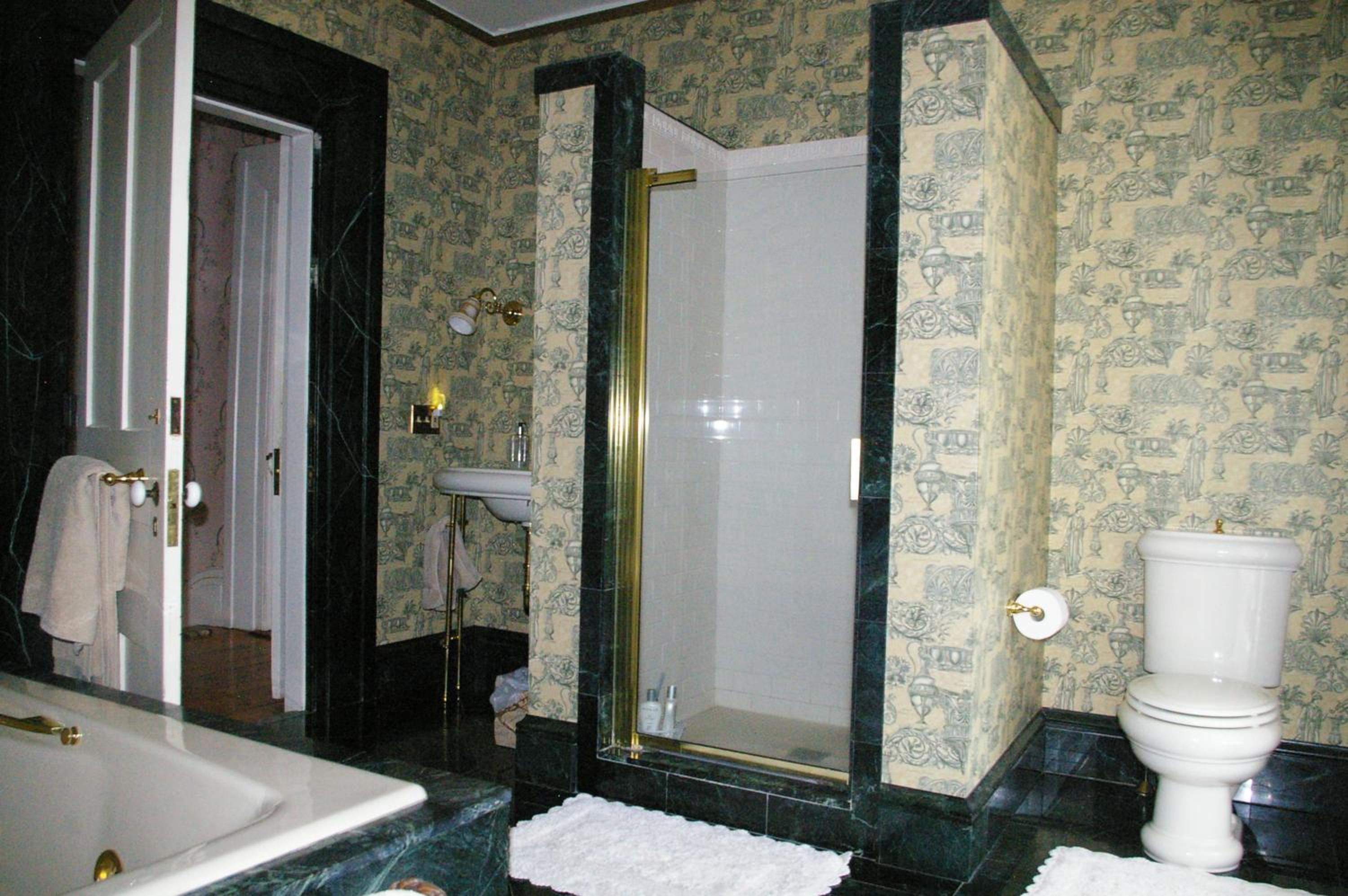 Double Room with Private External Bathroom photo 2