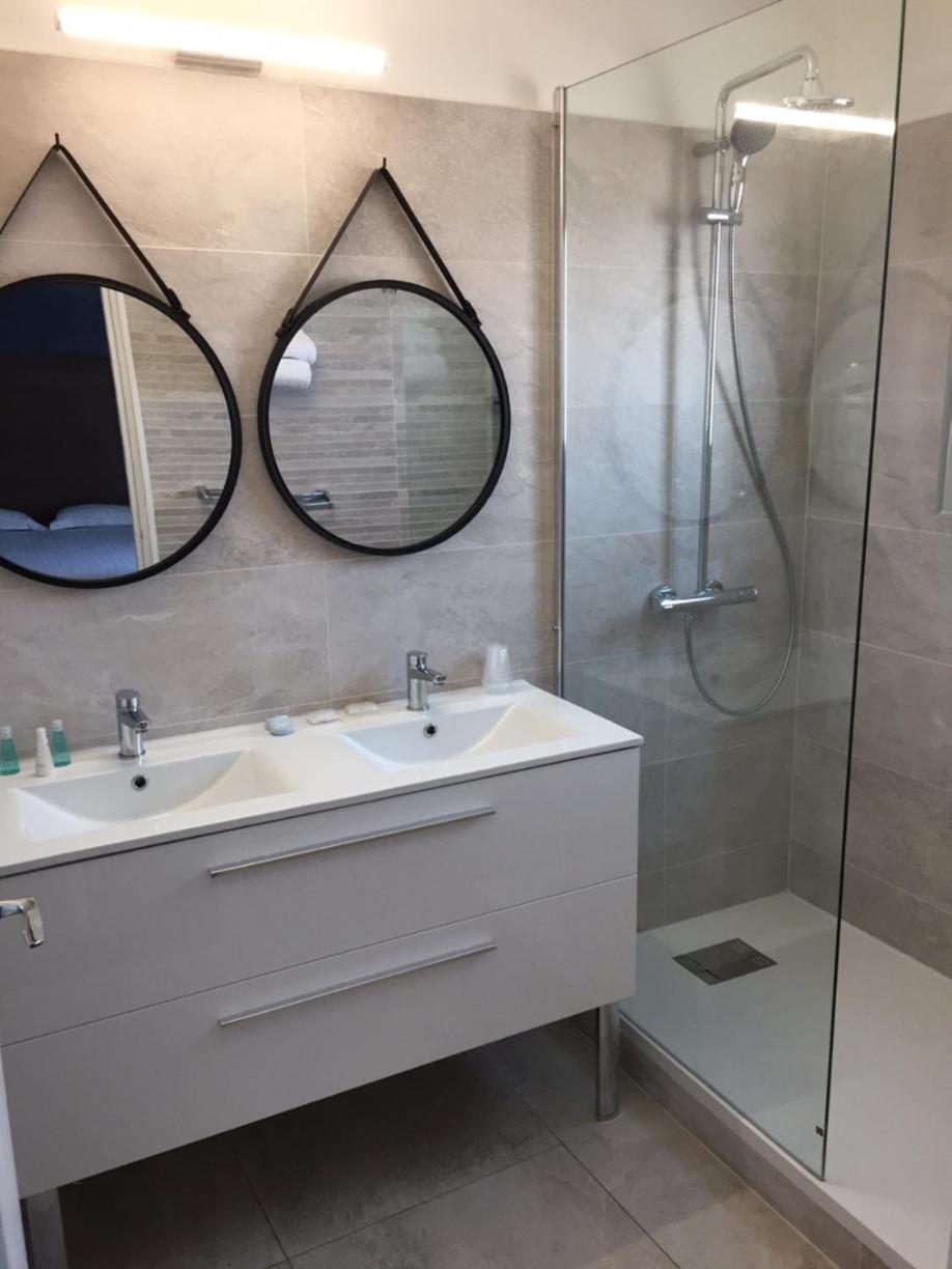 Classic Double Room - Photo 8