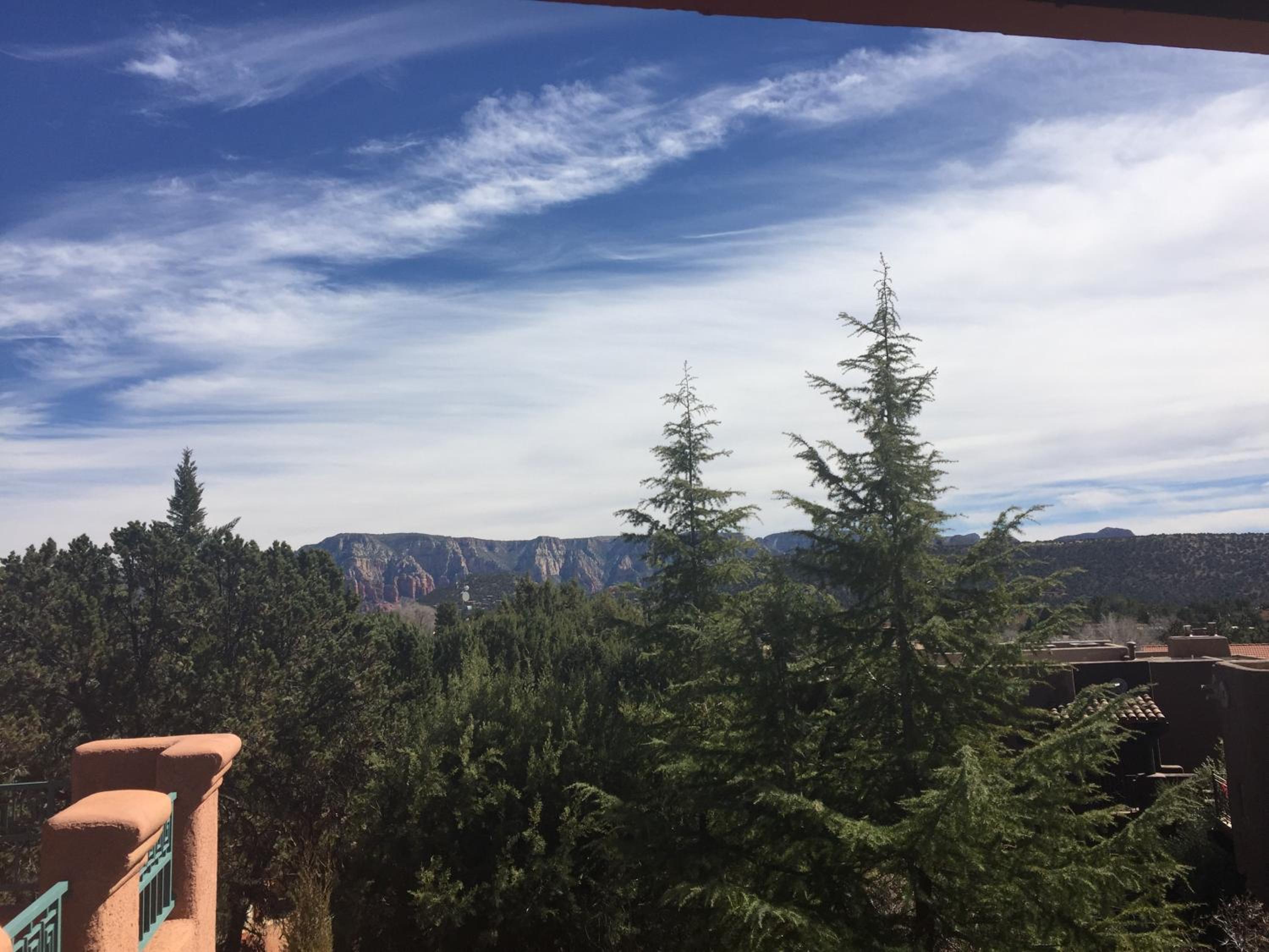 Sunlit Dreams - Standard Queen Room with View - Photo 9