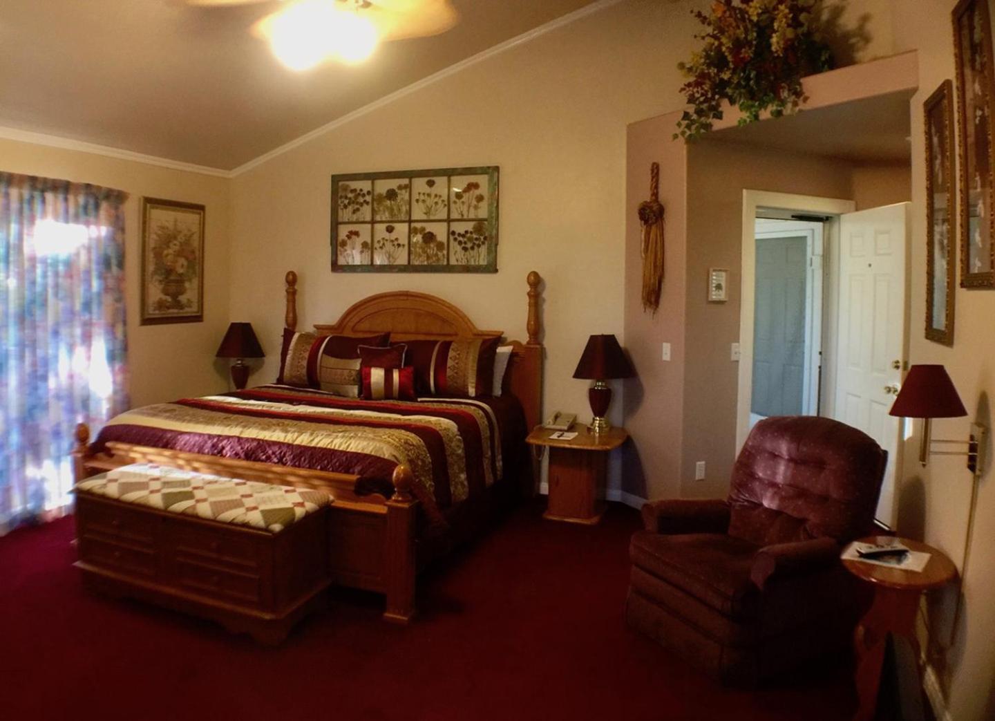 Superior King Room