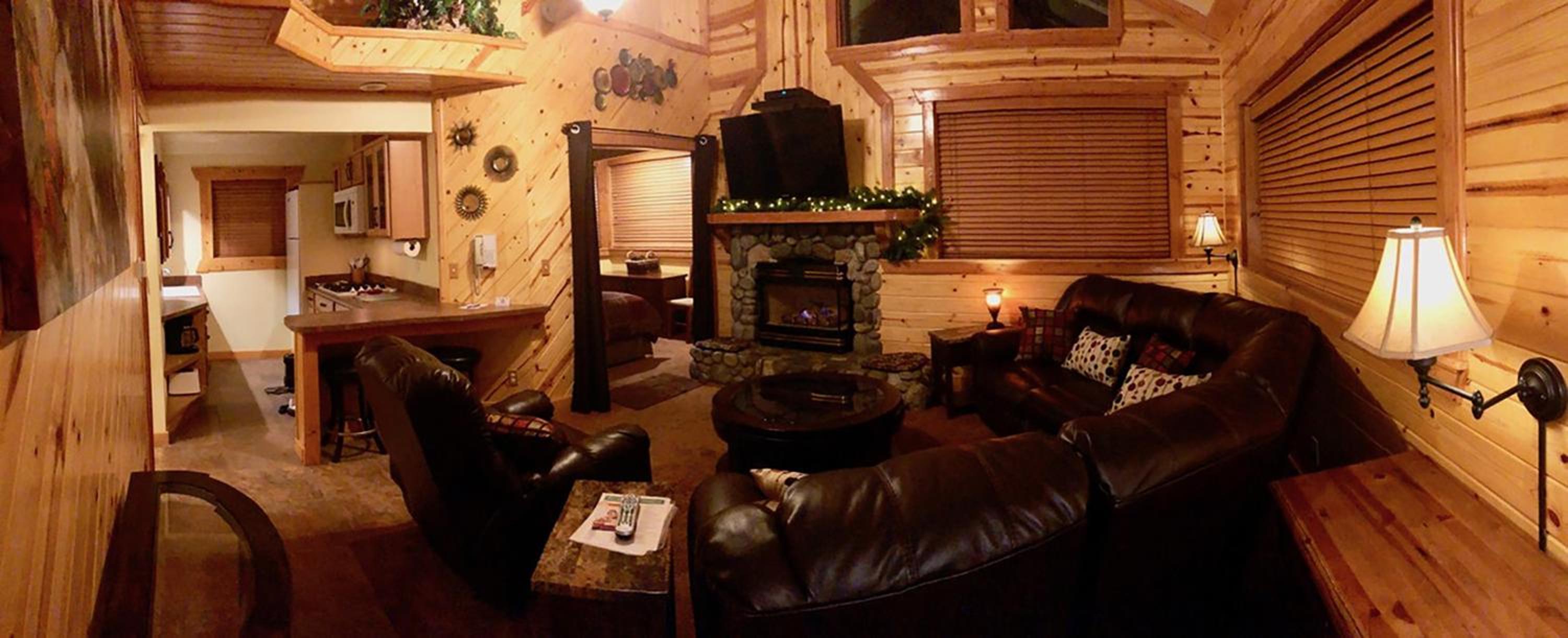 Deluxe Family Suite photo 1